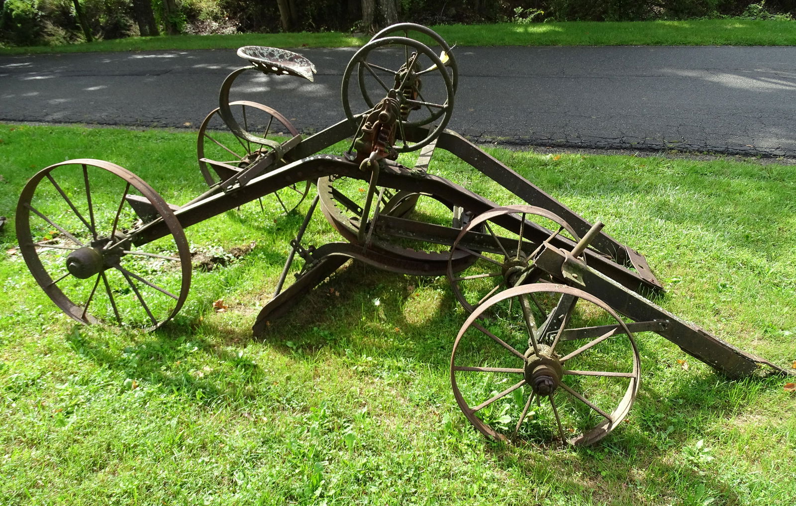 ANTIQUE METAL CART FRAME (1 of 2)