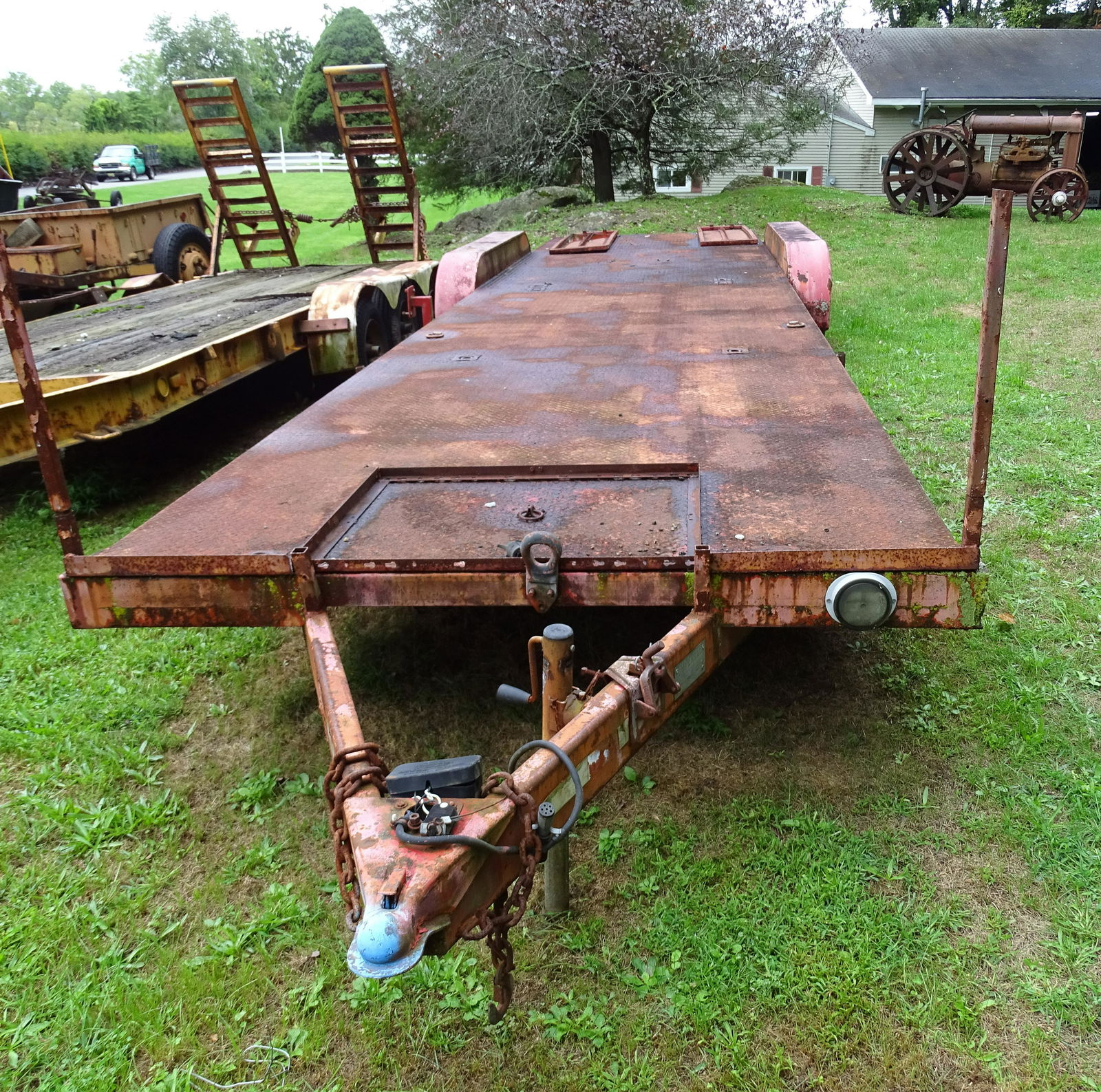 LARGE EQUIPMENT TRAIL WITH TITLE (1 of 5)