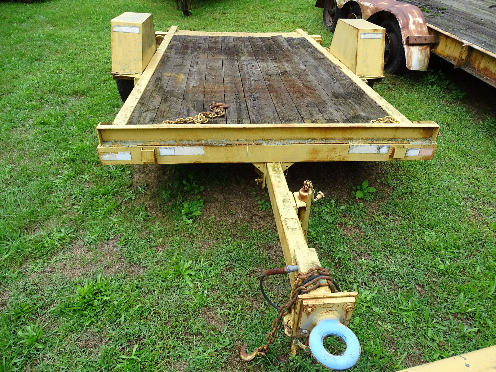 FLATBED TRAILER (1 of 3)