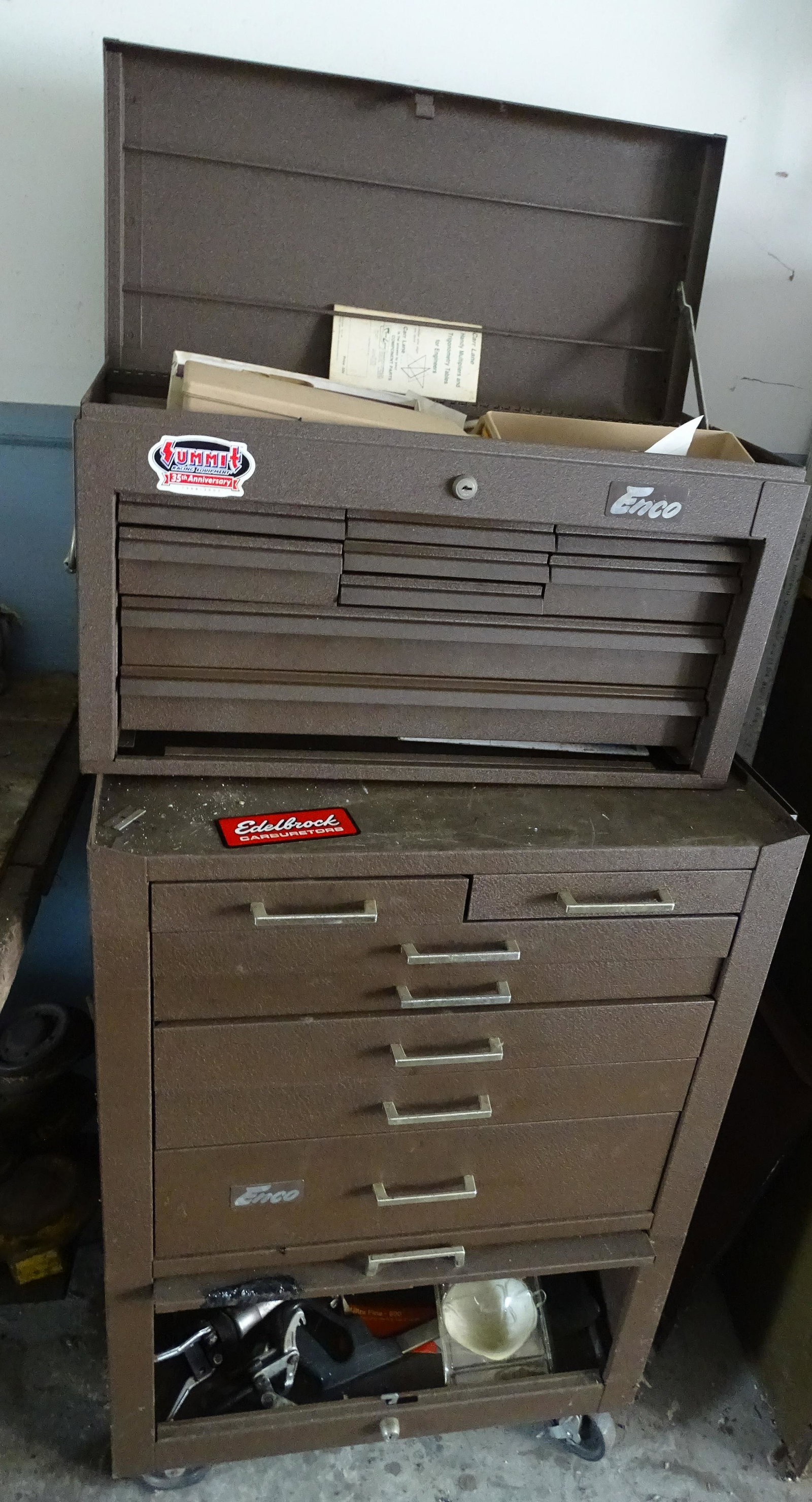 TOOL BOX ON WHEELS: ENC TOOL BOX PLEASE READ CAREFULLY BEFORE BIDDING. THIS SALE IS ONLINE ONLY AND PICK-UP ONLY. IF YOU CANNOT PICK THE ITEMS UP YOU PURCHASED PLEASE DO NOT BID. THERE ARE SOME ITEMS LISTED WHICH MAY OR 