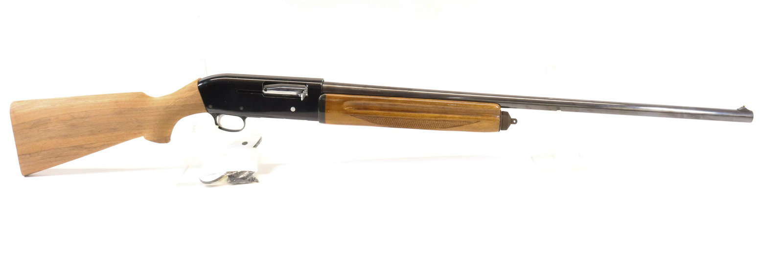 ITHACA MODEL 300 SHOTGUN: 12GA 2 3/4" WITH MOD. CHOKE - SERIAL# S31909 - 28" BARREL Registration: THIS GUN REQUIRES REGISTRATION