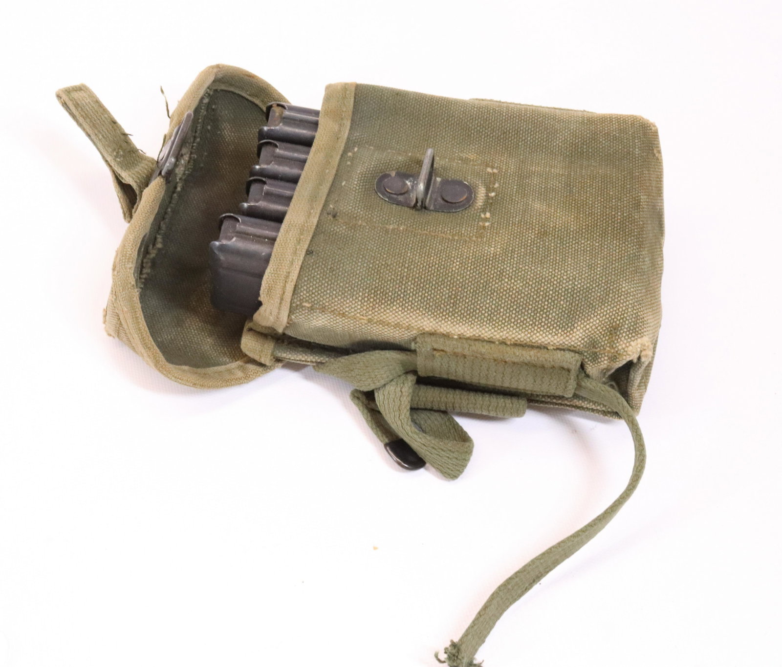 US M1 CARBINE CLIPS: LOT OF 4 IN MILITARY BAG