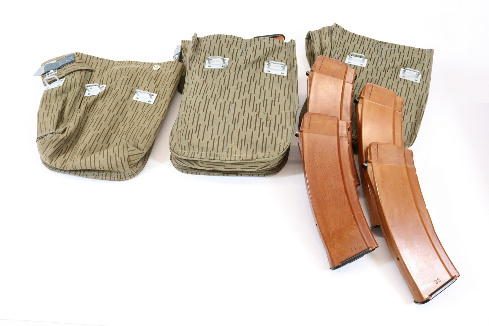 LOT OF AK74 CLIPS: EIGHT CLIPS WITH BAG