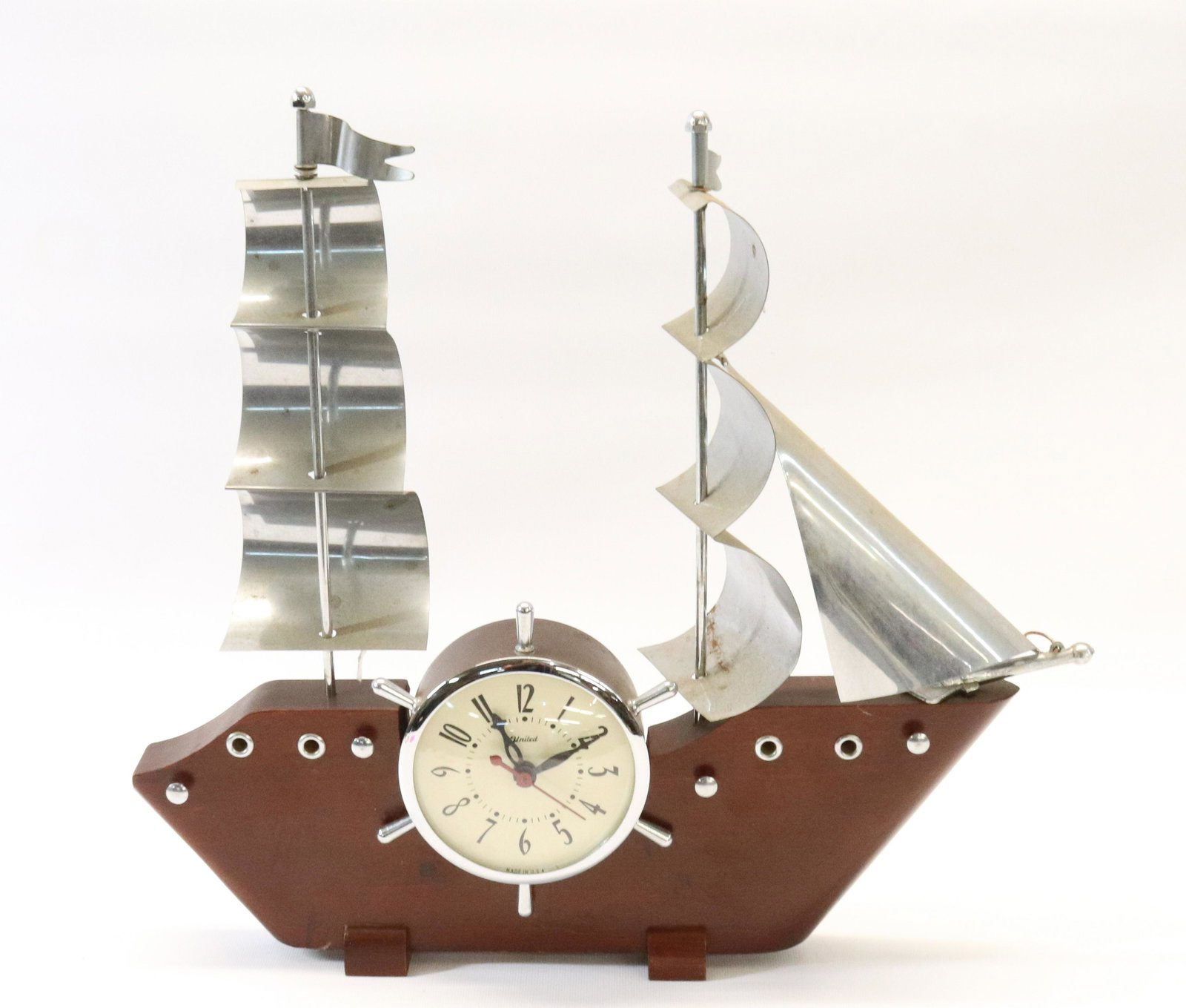 UNITED BRAND SHIP SHAPED CLOCK (1 of 2)