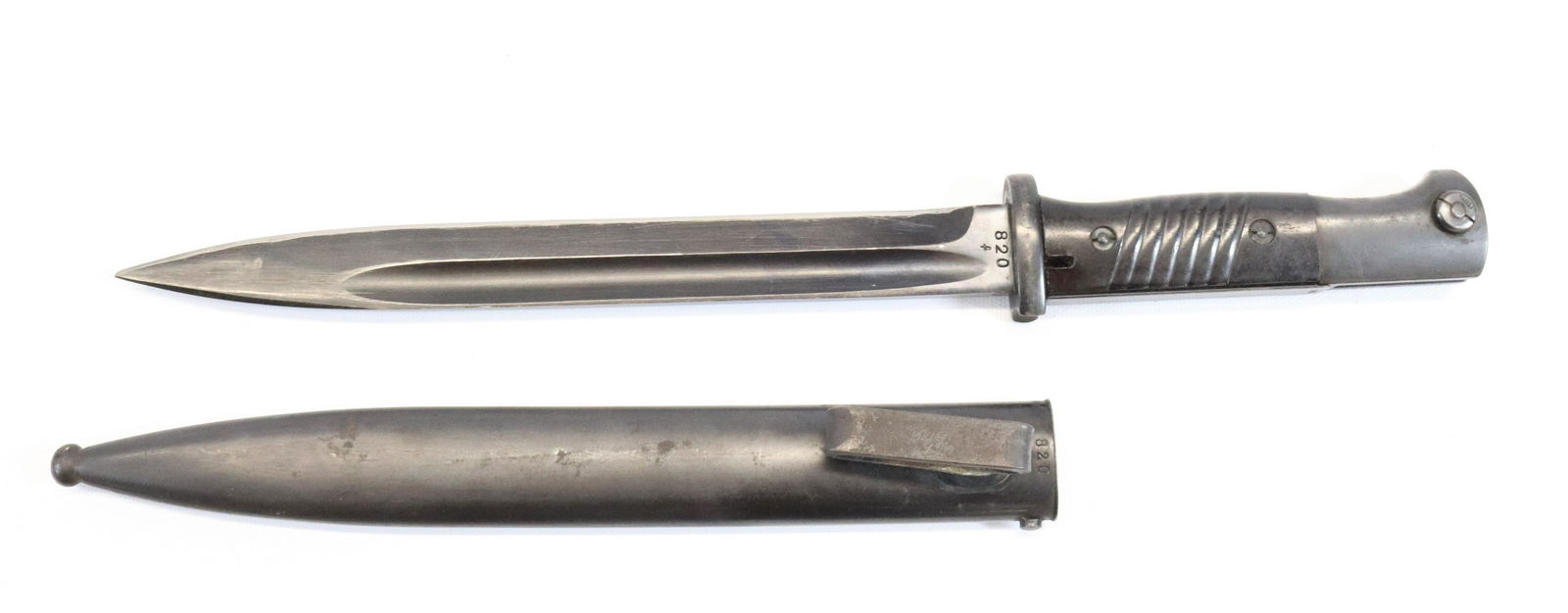 GERMAN WWII BAYONET WITH SCABBARD (1 of 4)