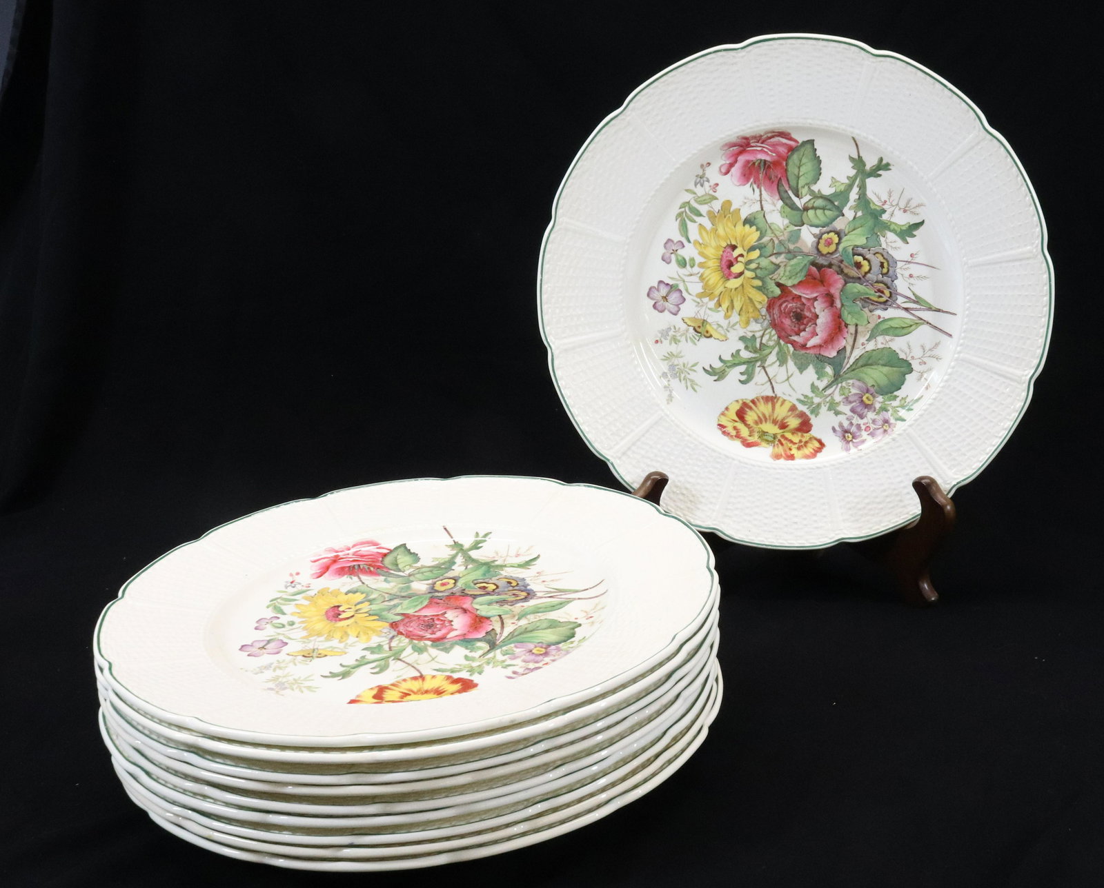 (10) WEDGWOOD DINNER PLATES (1 of 2)