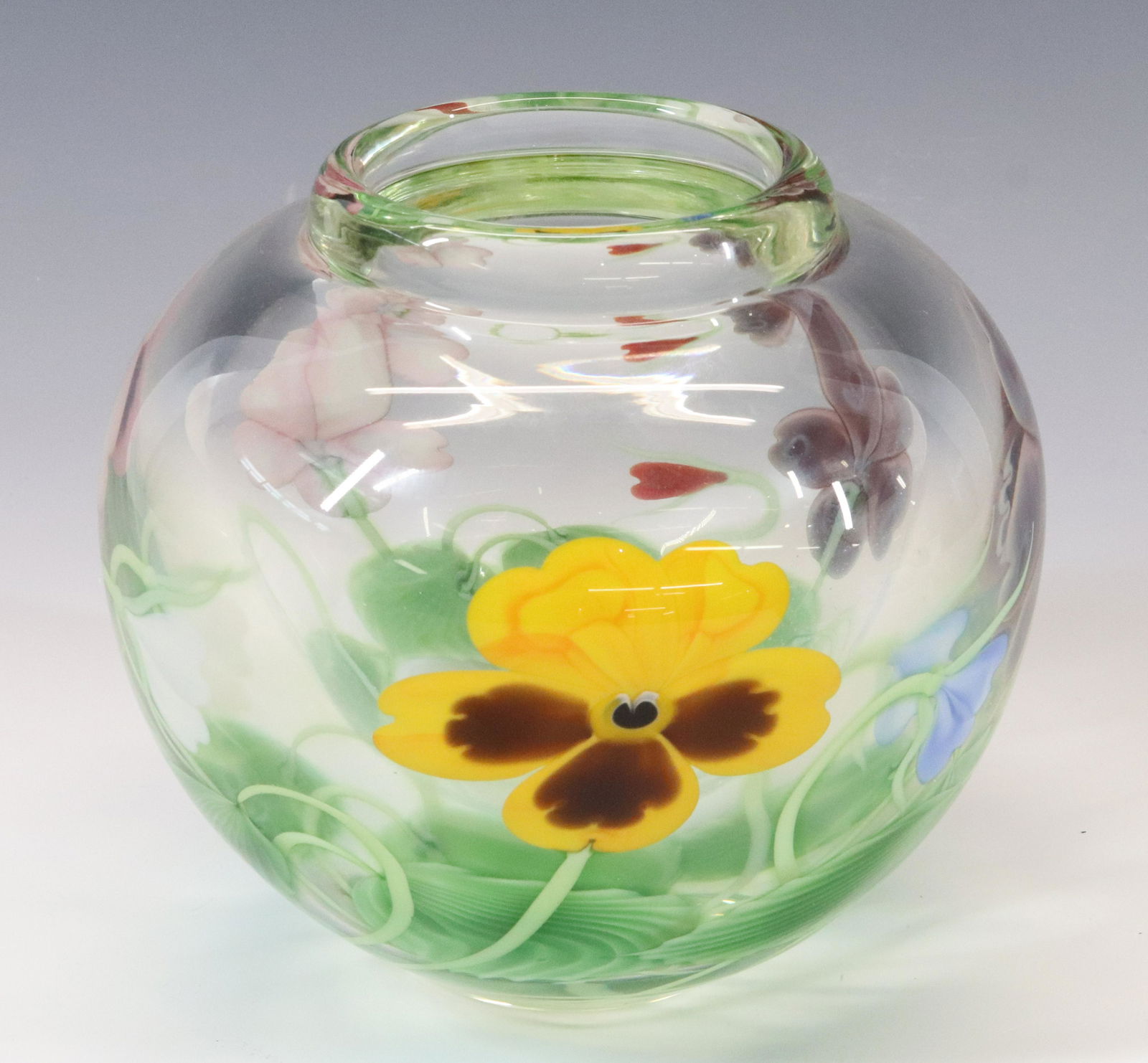 ORIENT AND FLUME FLORAL VASE (1 of 7)