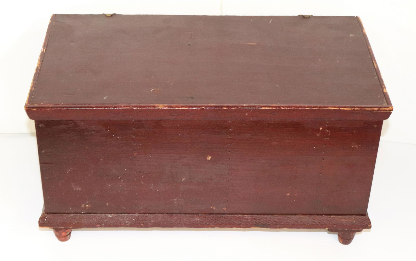 PAINT DECORATED MINIATURE BLANKET CHEST (1 of 3)