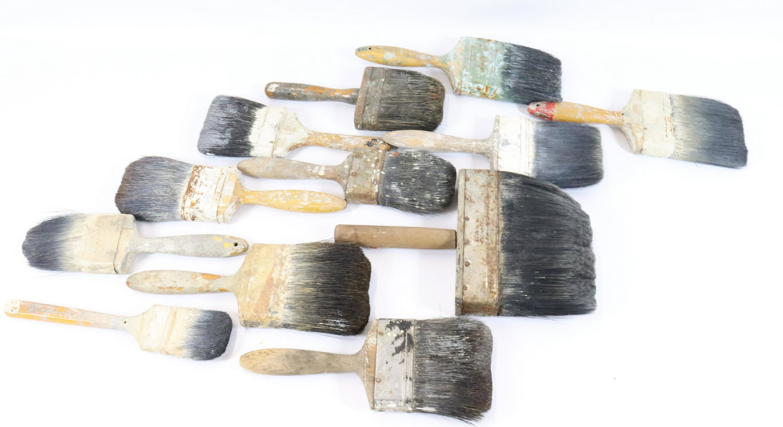 LOT OF PAINT BRUSHES (1 of 1)