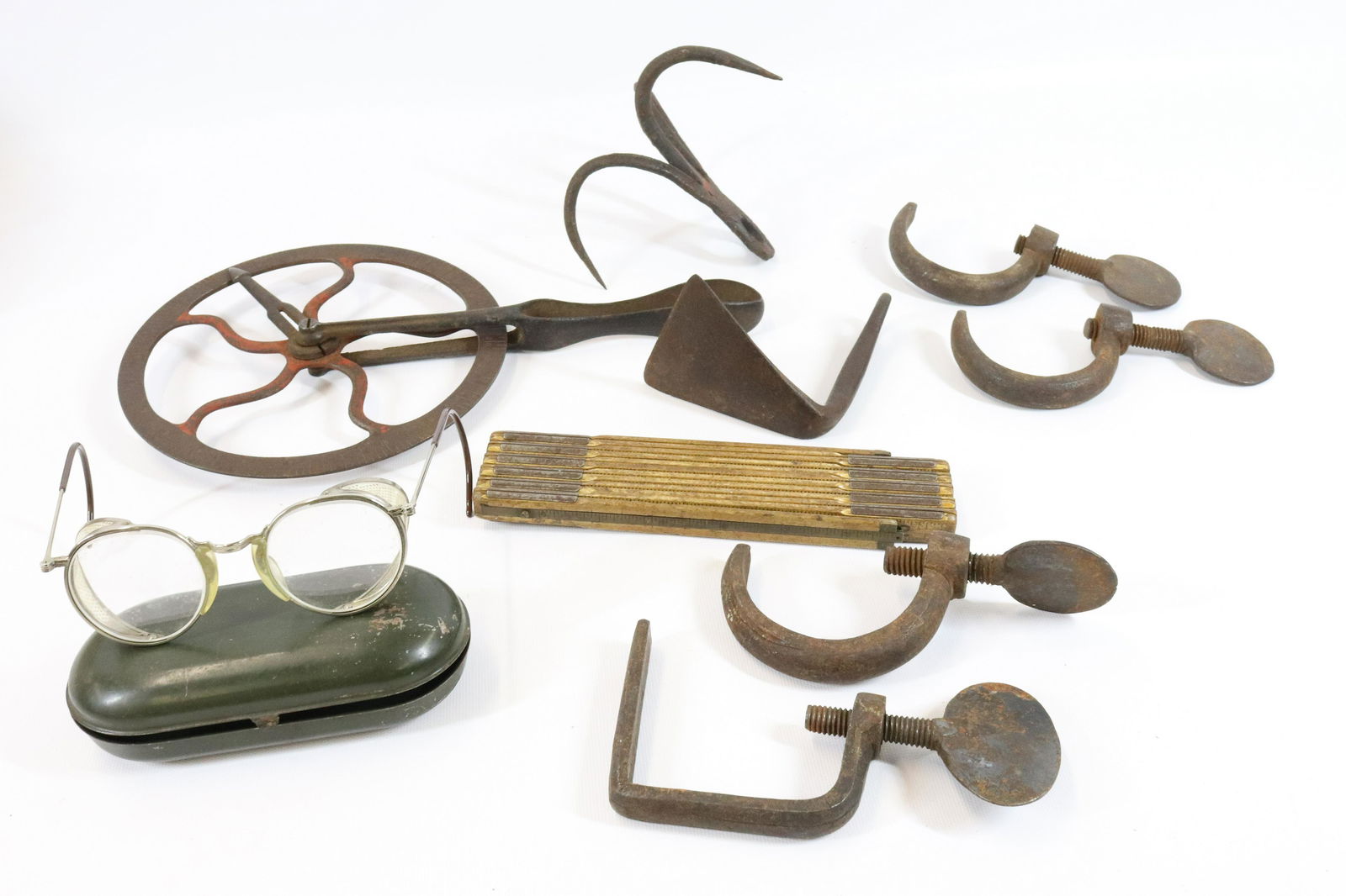 IRON TRAVELER, CLAMPS, DOUGH SCRAPER AND MORE (1 of 4)