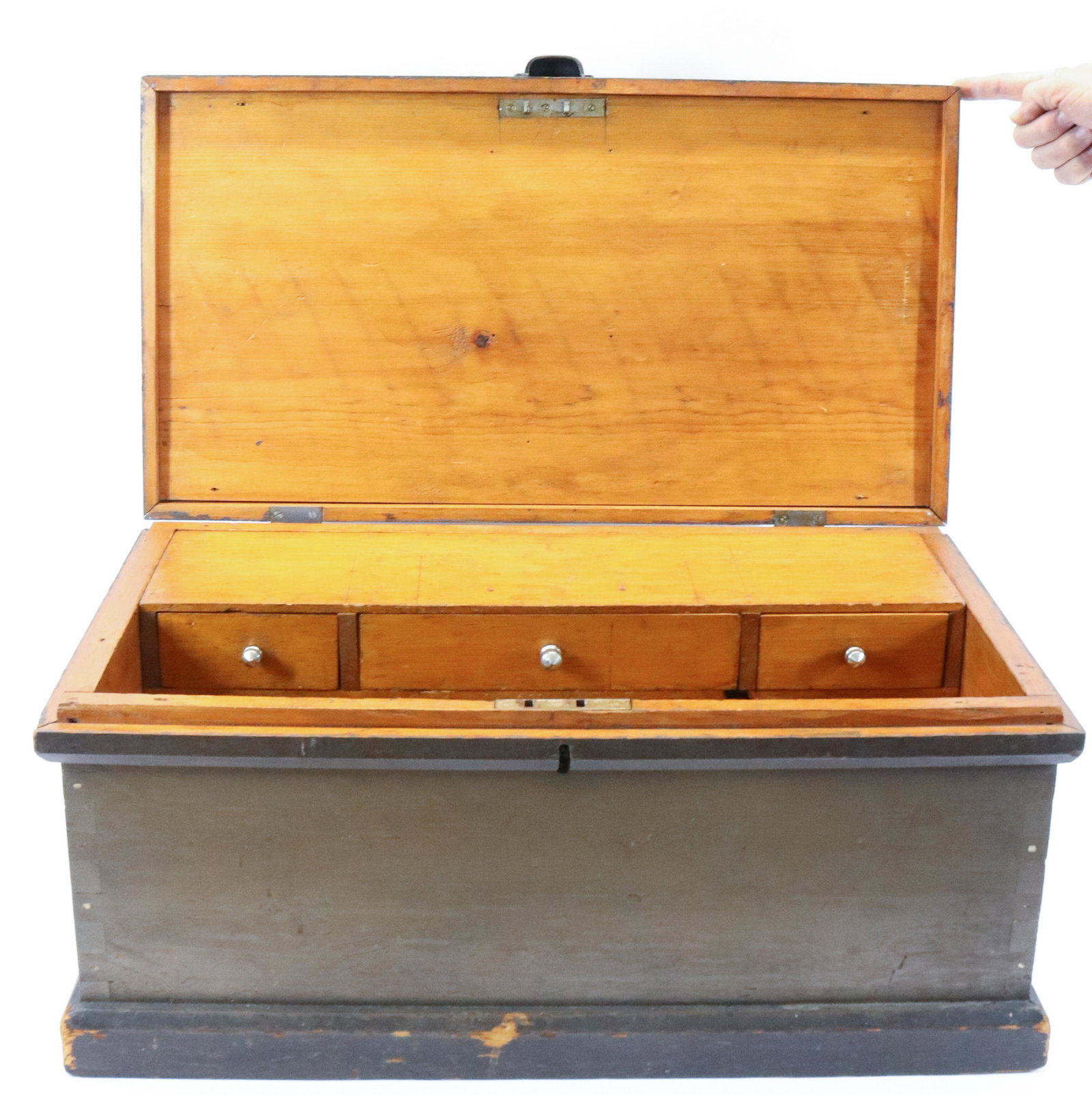 PAINTED WOODEN TOOLBOX (1 of 5)