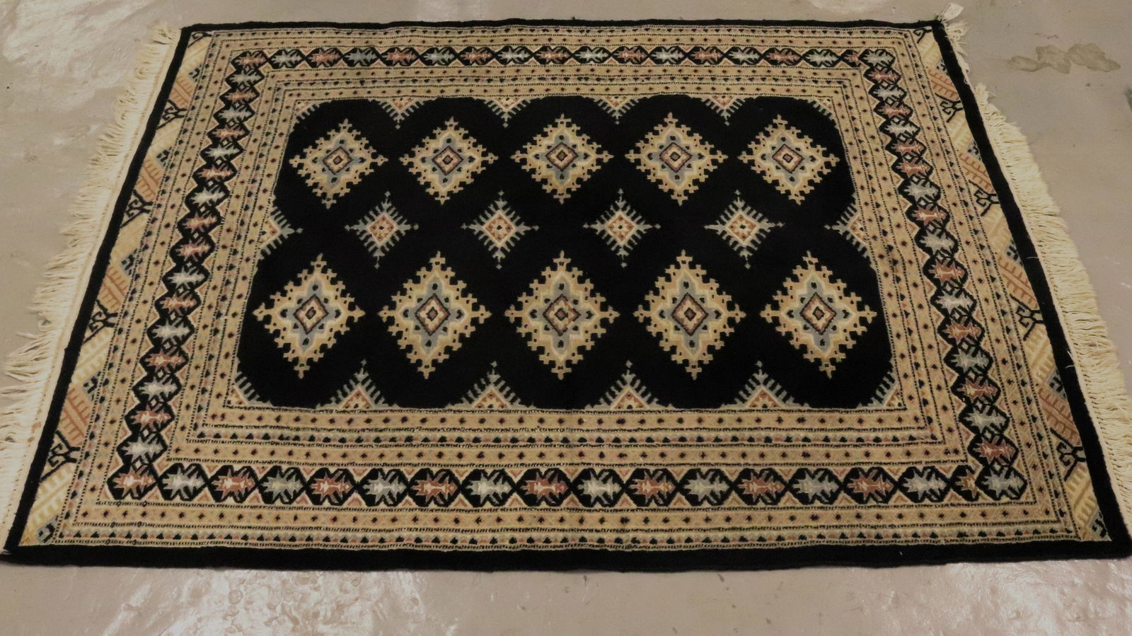 HANDWOVEN ORIENTAL RUG (1 of 4)