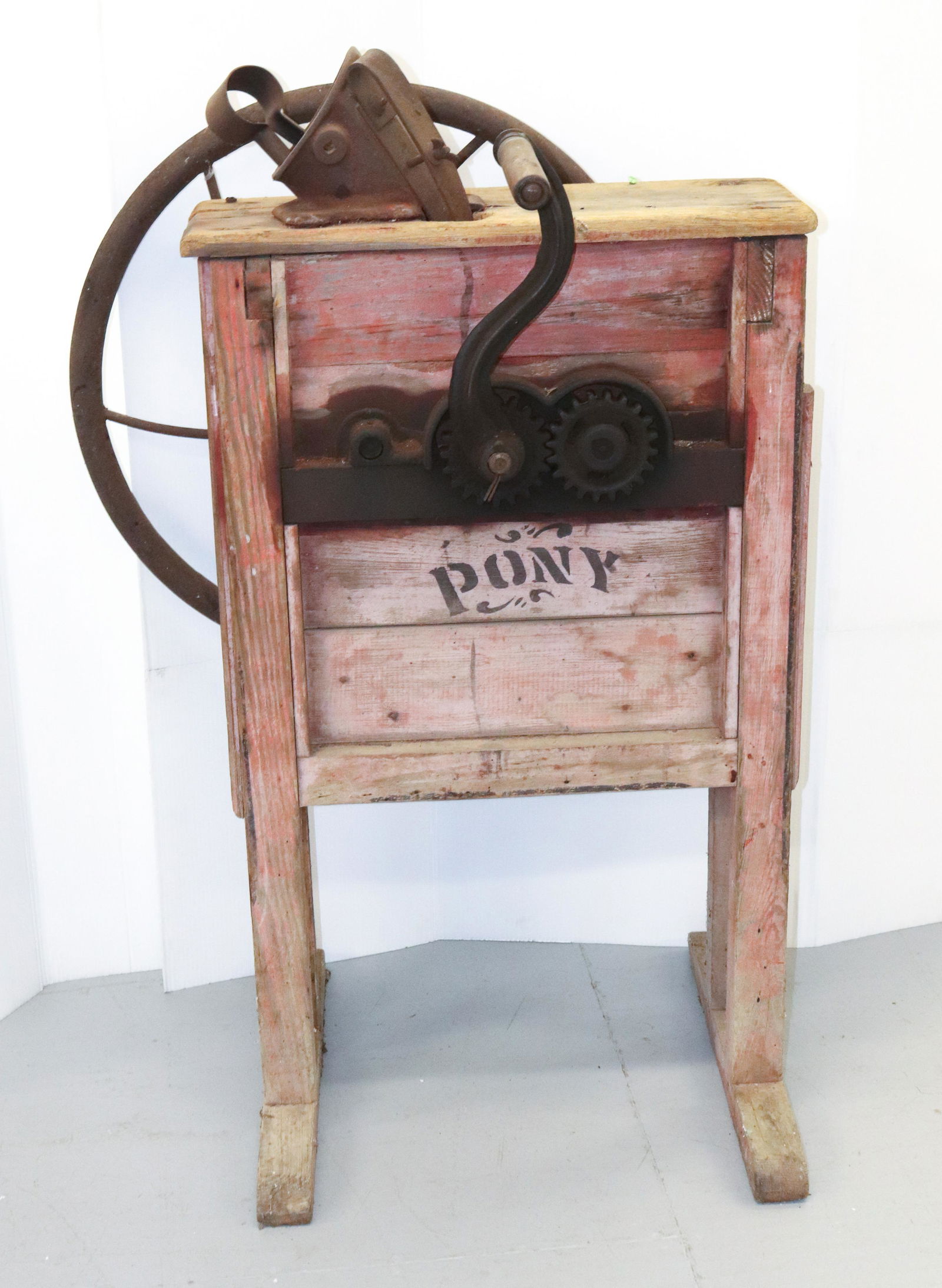PAINTED WOODEN CORN SHELLER (1 of 2)