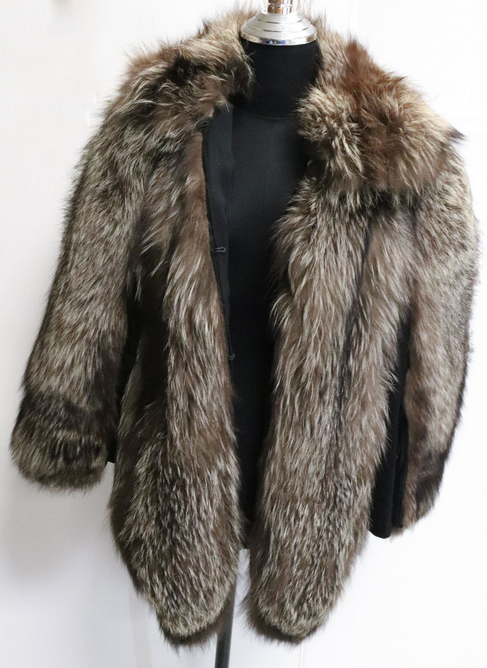 (2) FUR COATS (1 of 7)