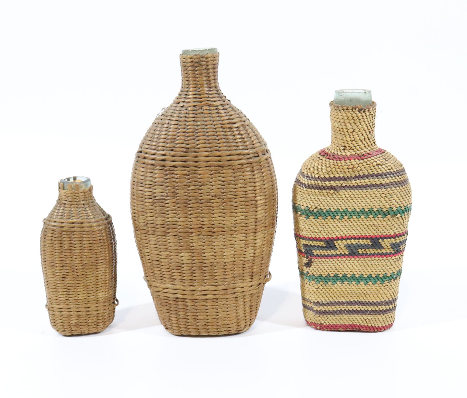 GROUP LOT OF NATIVE AMERICAN BOTTLE BASKETS (1 of 3)