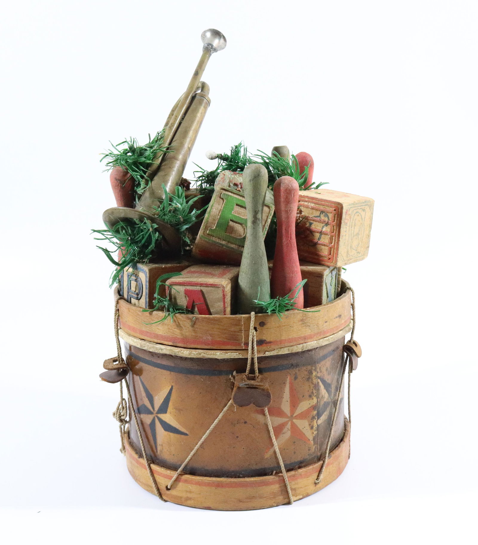 VINTAGE CHRISTMAS DRUM DISPLAY (1 of 6)