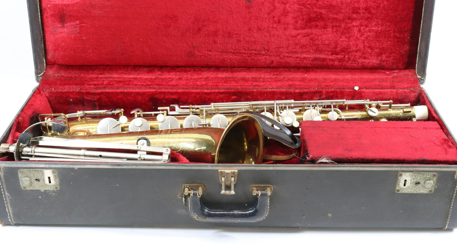 VINTAGE BUNDY SAXOPHONE (1 of 5)