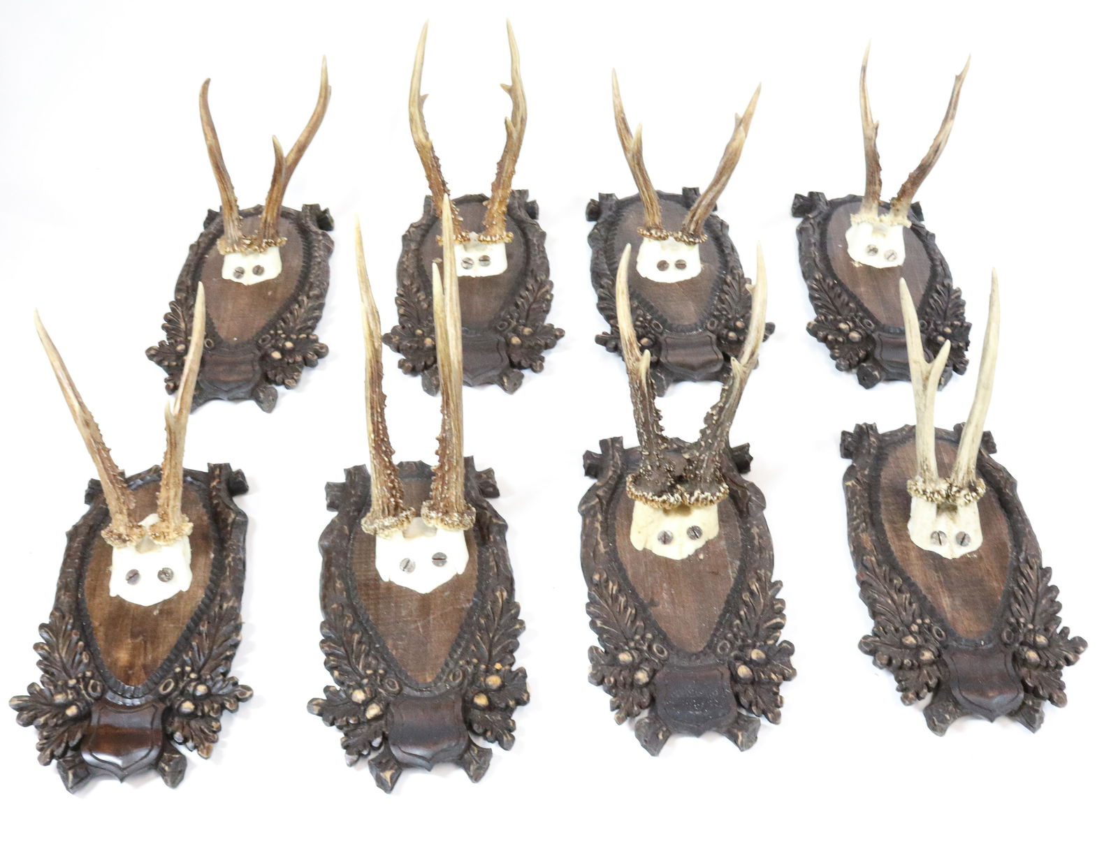 LOT OF ANTLER MOUNTS (1 of 3)