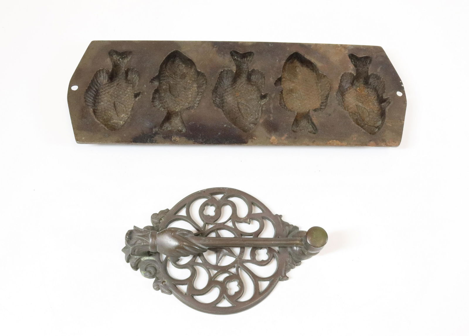 BRASS DOOR KNOCKER AND FISH MOLD (1 of 5)