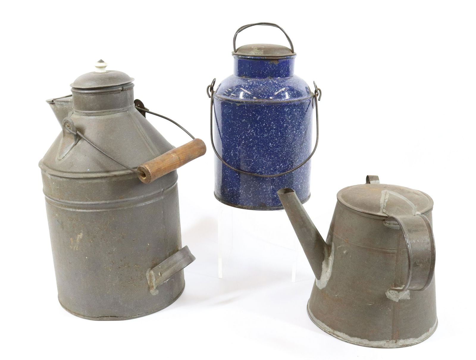 LOT OF COUNTRY ITEMS (1 of 3)