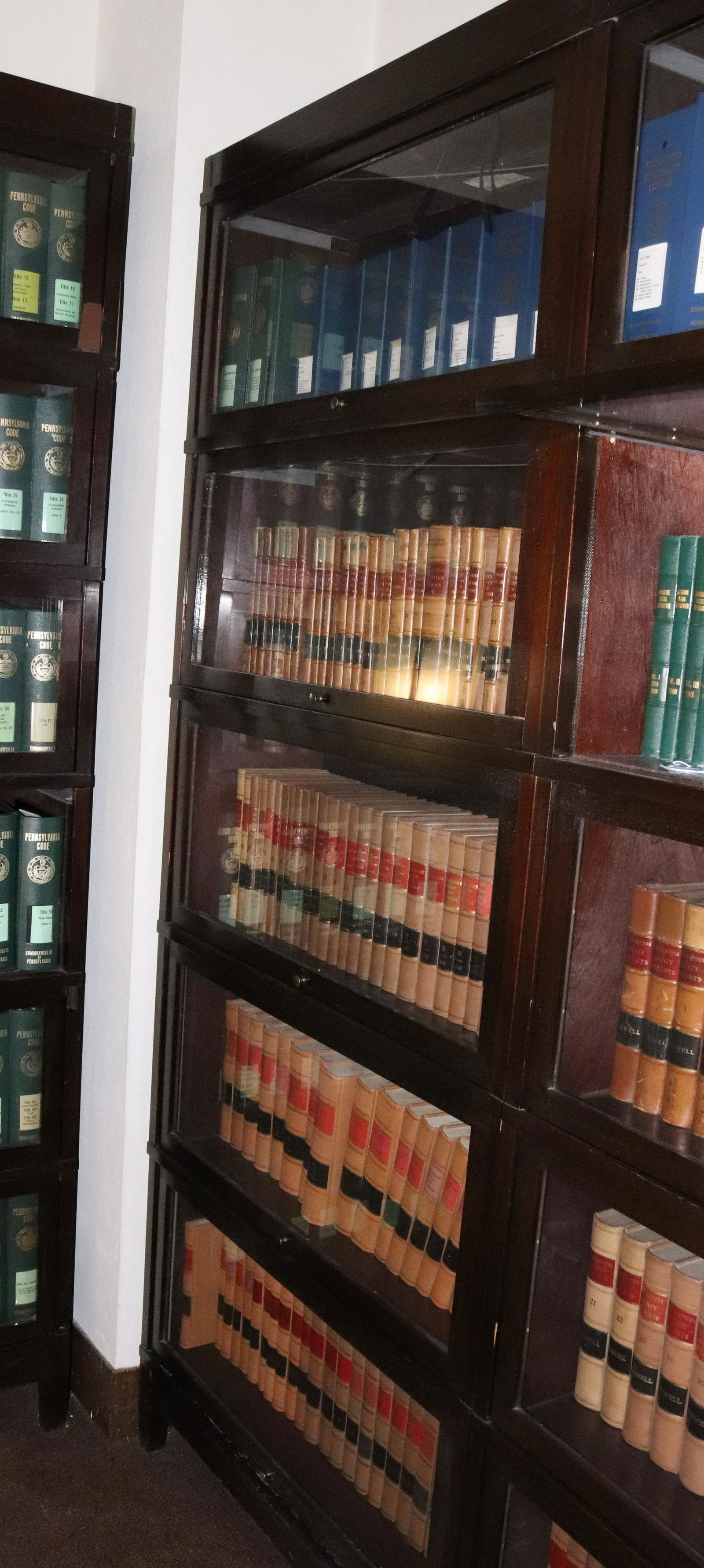 GLOBE WERNICKE BOOKCASE (1 of 3)