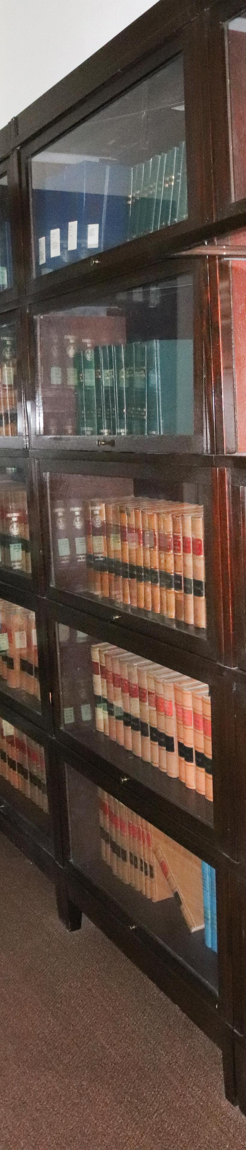 GLOBE WERNICKE BOOKCASE (1 of 4)