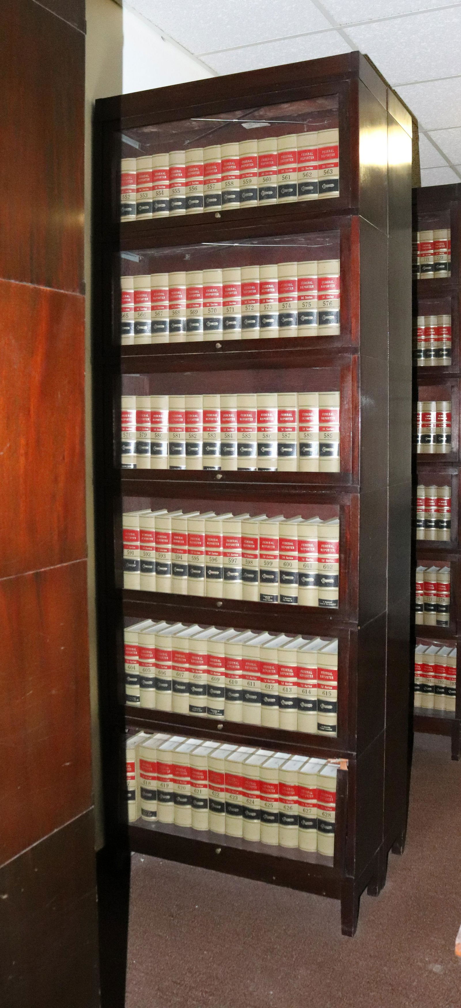 GLOBE WERNICKE BOOKCASE (1 of 3)