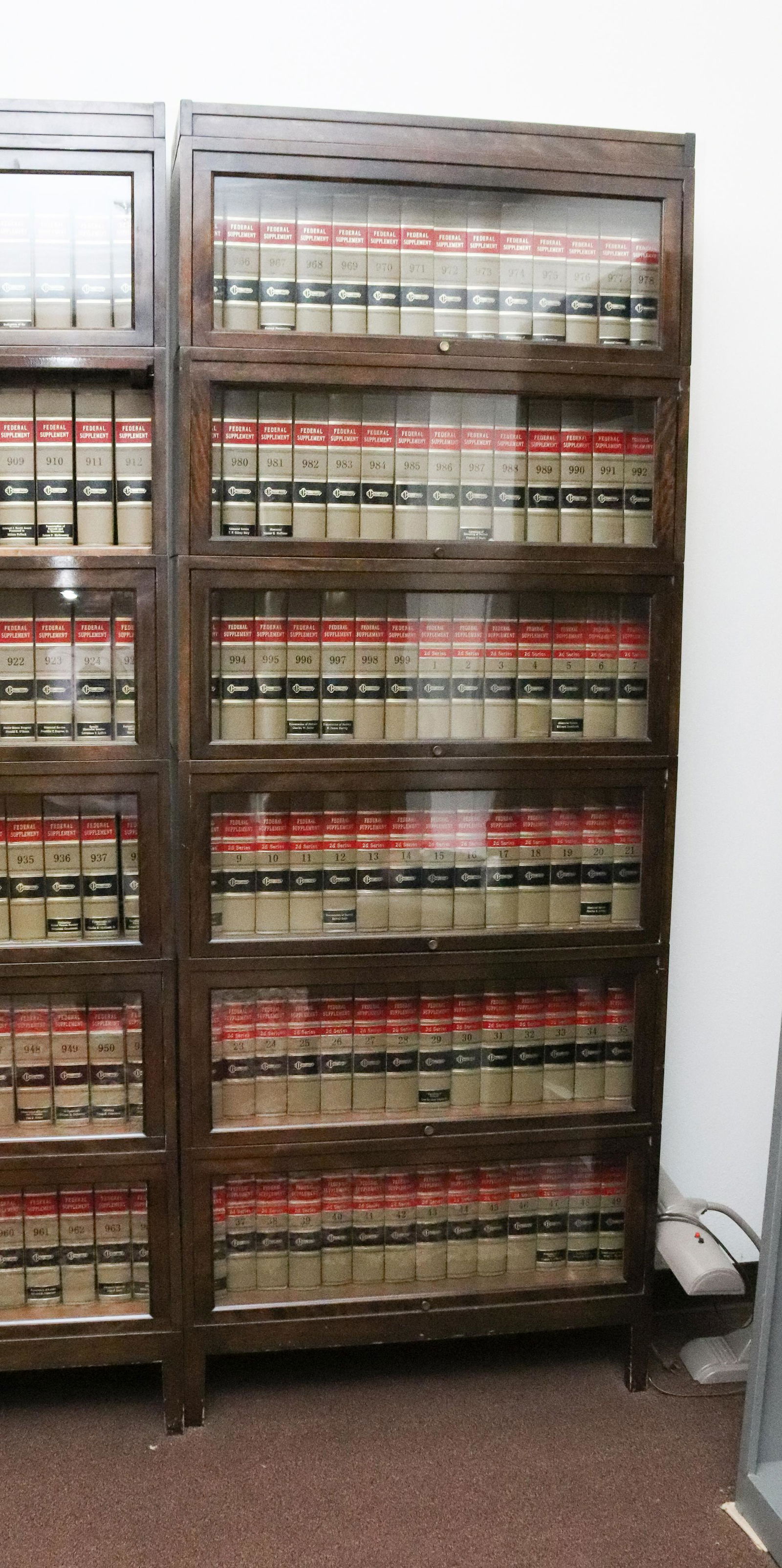 SHAW WALKER BOOKCASE (1 of 2)