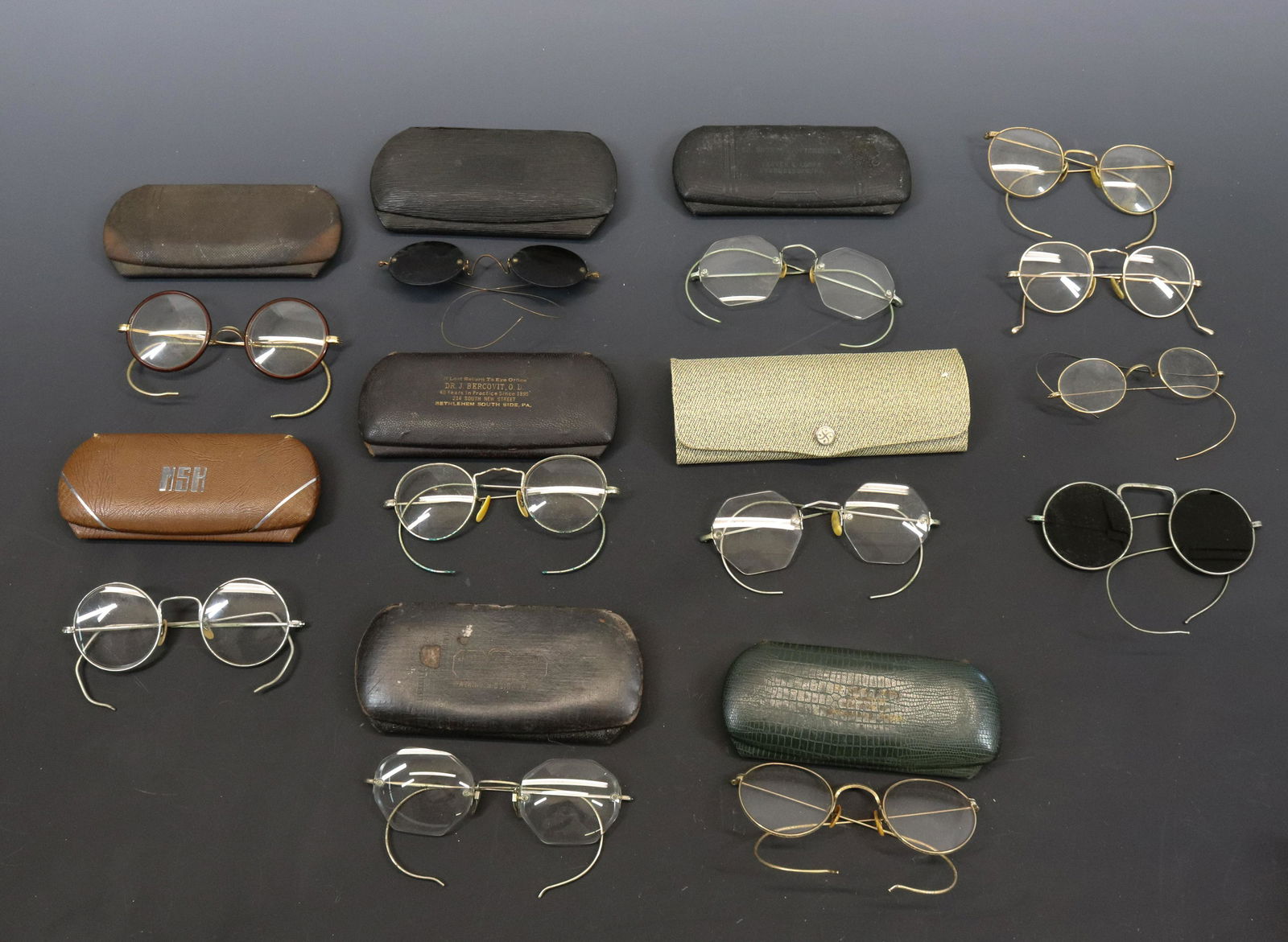 LOT OF VINTAGE EYEGLASSES (1 of 3)