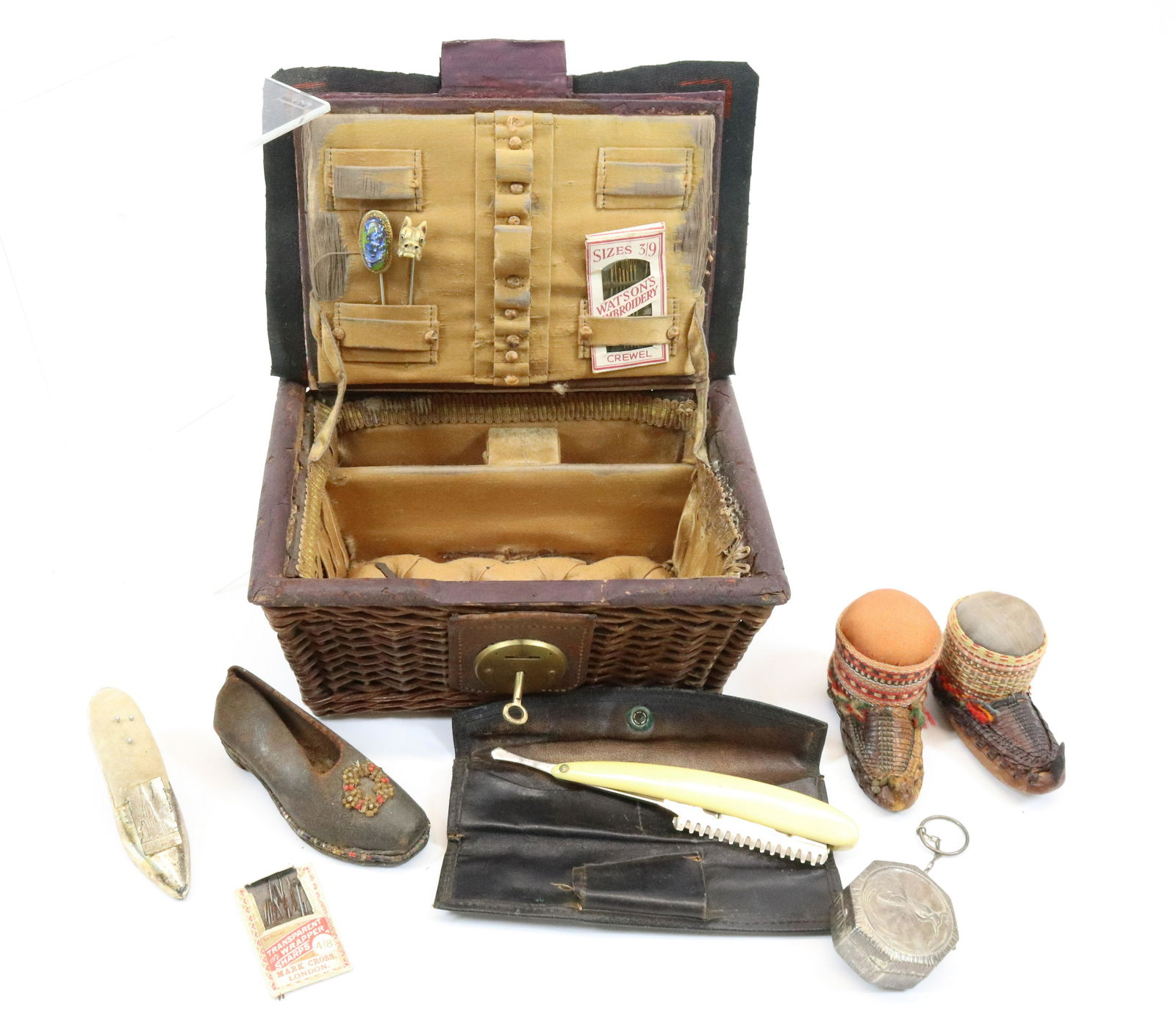 VINTAGE SEWING BASKET AND CONTENTS (1 of 5)