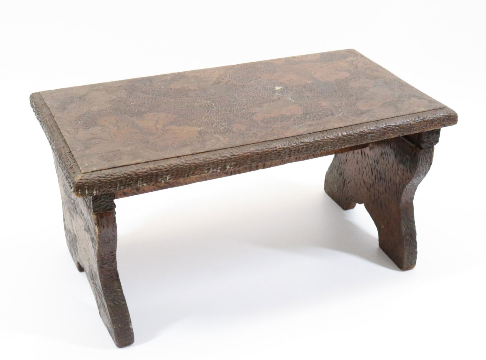 VINTAGE FOLD-UP FOOT STOOL (1 of 4)