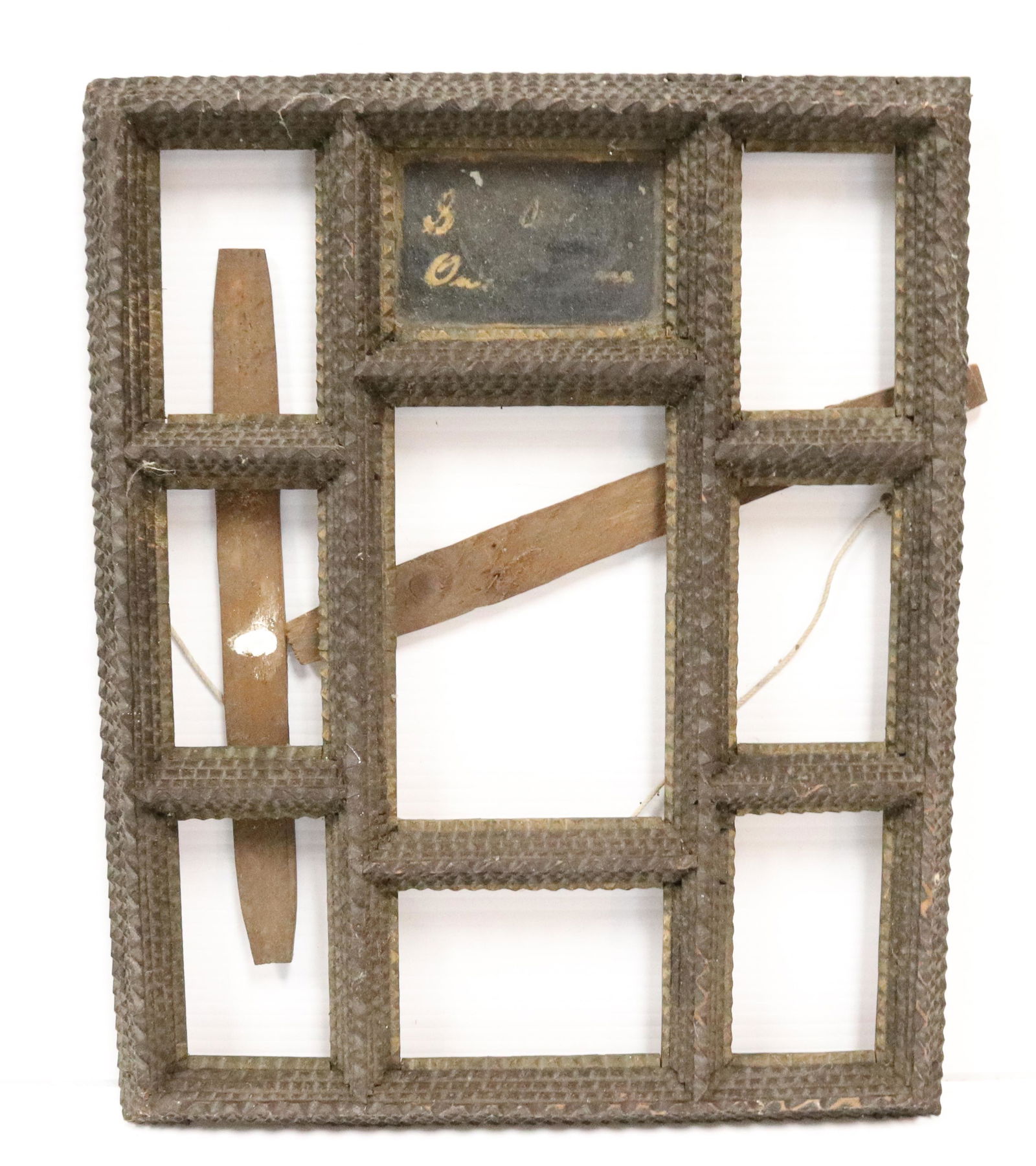 DIVIDED TRAMP ART FRAME (1 of 4)