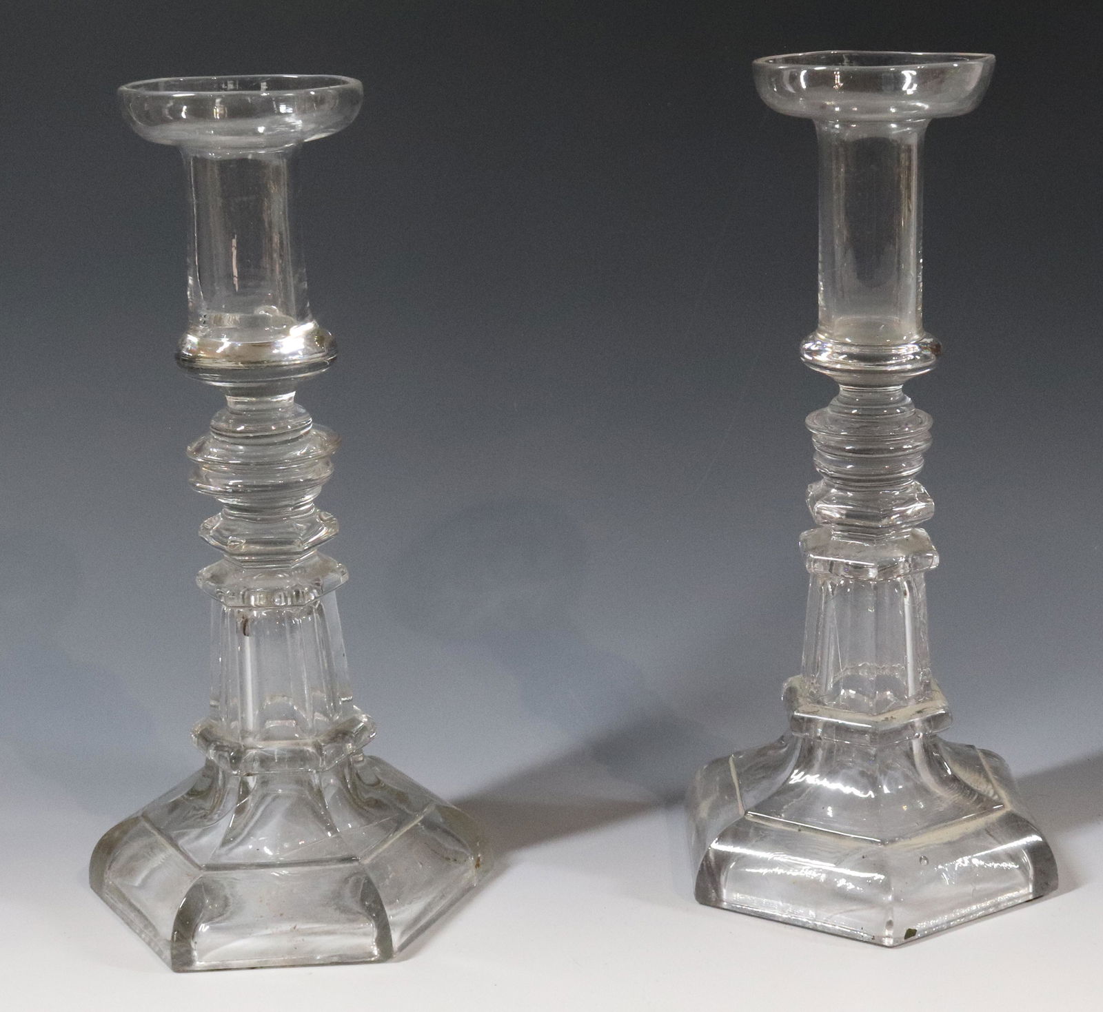 NEW ENGLAND PAIR CLEAR CANDLESTICKS PAIR (1 of 4)