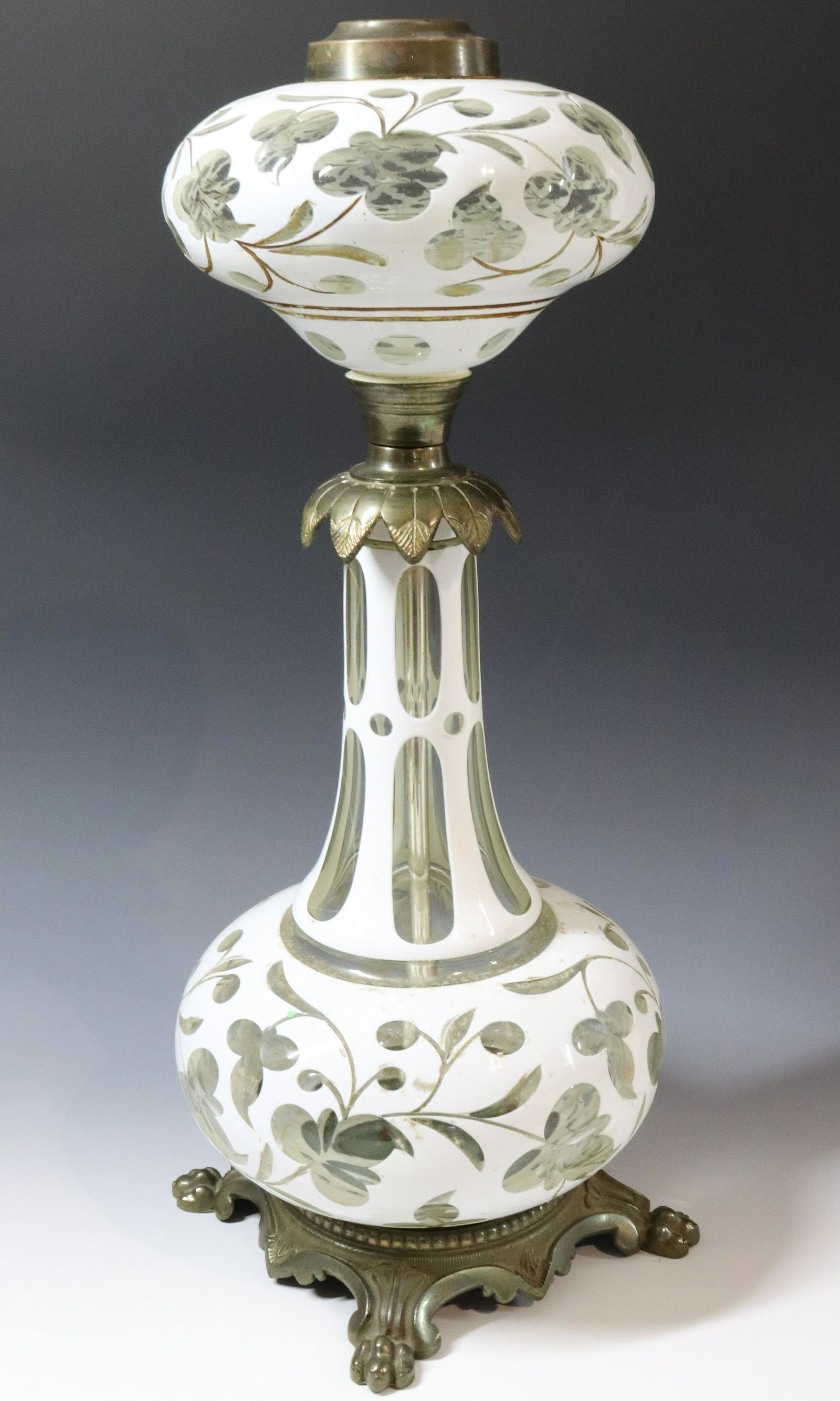 NEW ENGLAND VICTORIAN TABLE LIGHT (1 of 5)