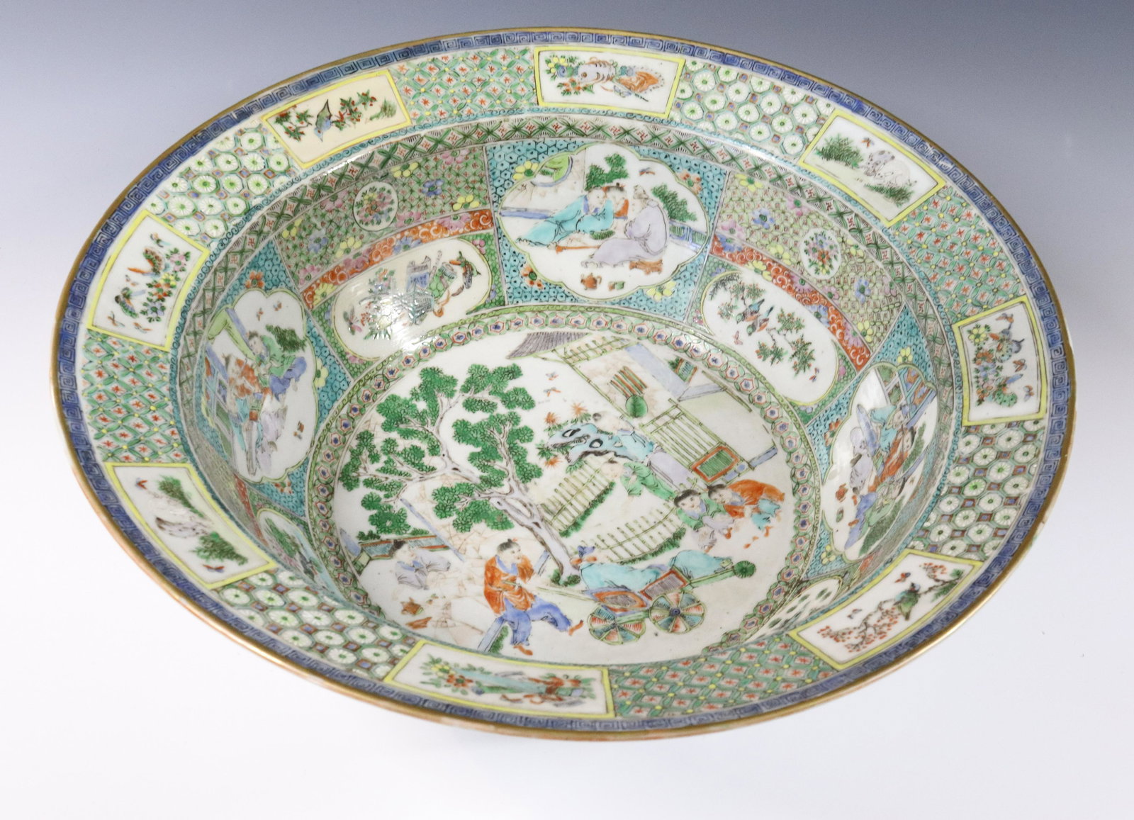 LARGE EXPORT FAMILLE ROSE PUNCH BOWL (1 of 7)