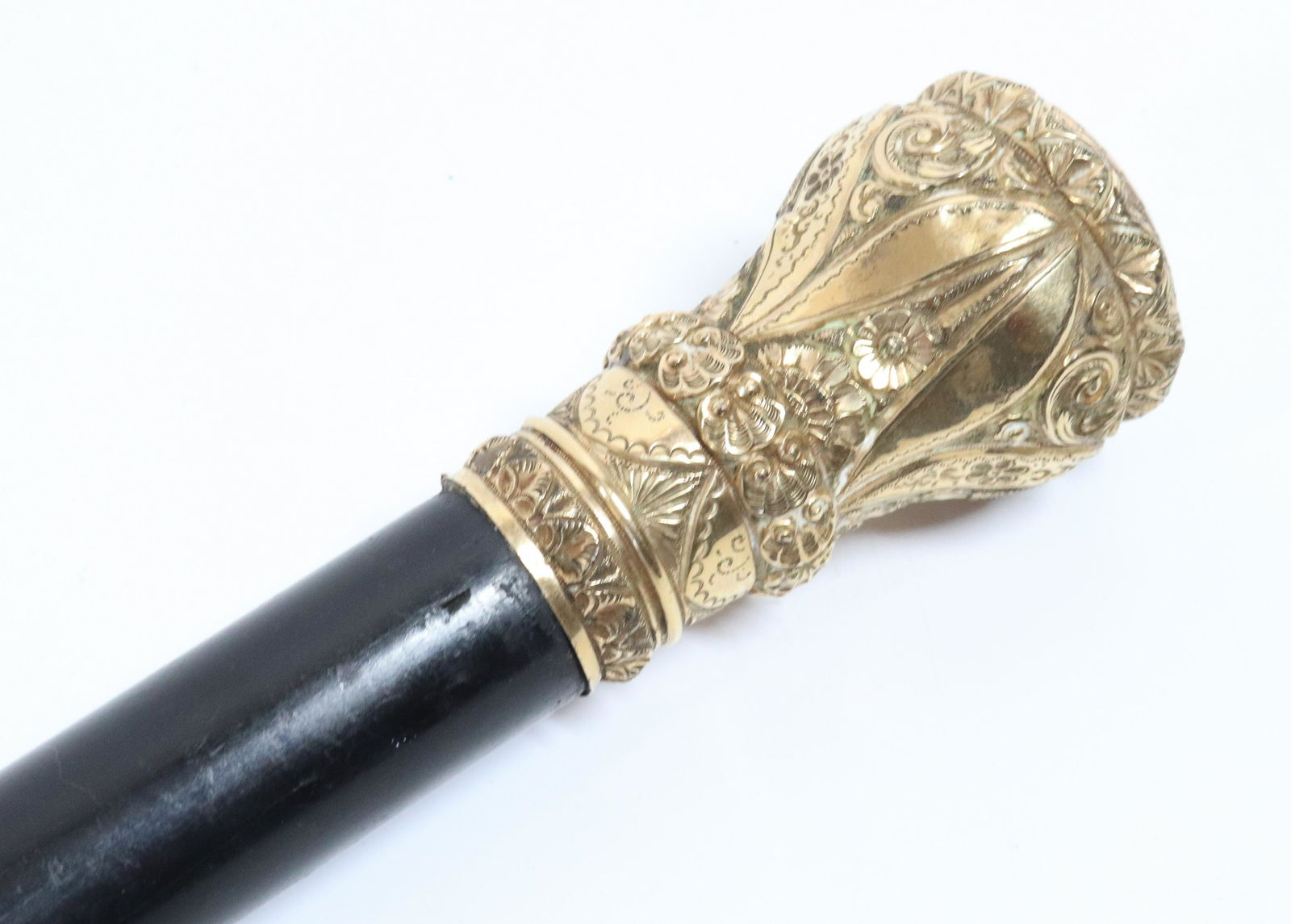 GOLD TOP PRESENTATION CANE (1 of 5)