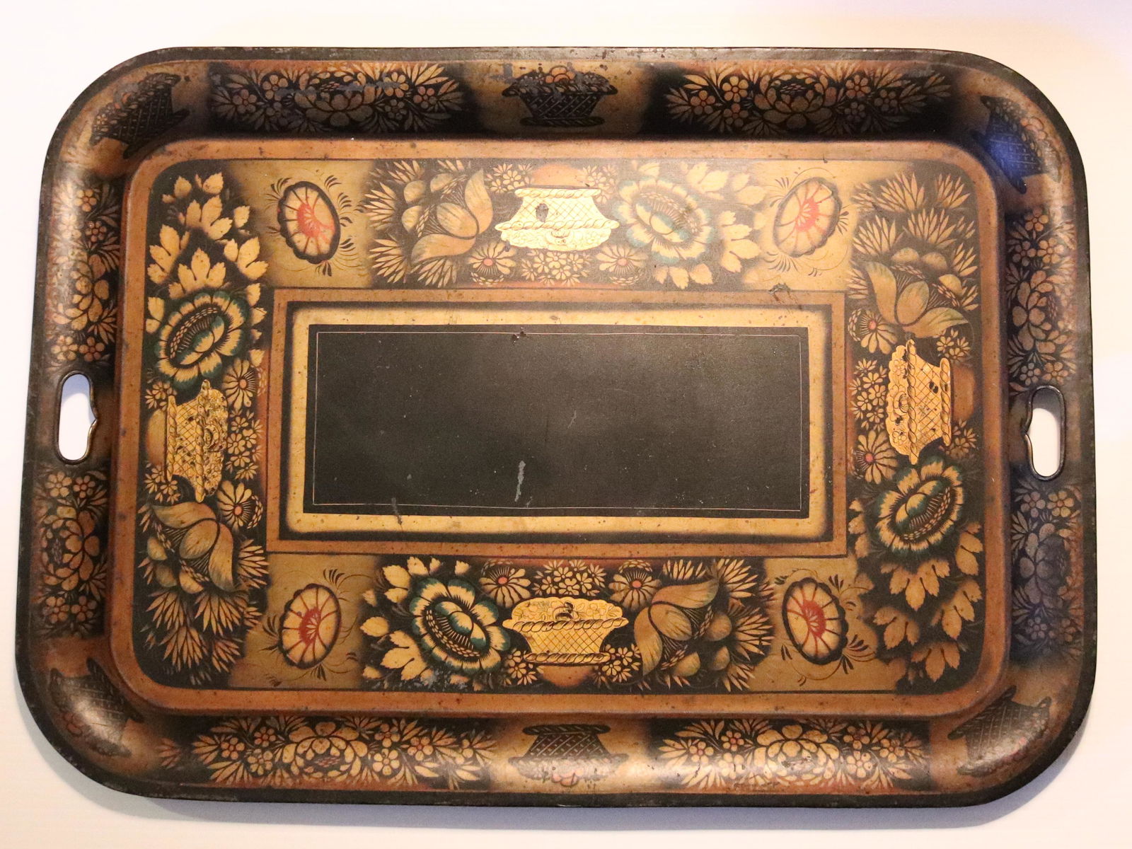 ANTIQUE TOLEWARE TRAY (1 of 5)