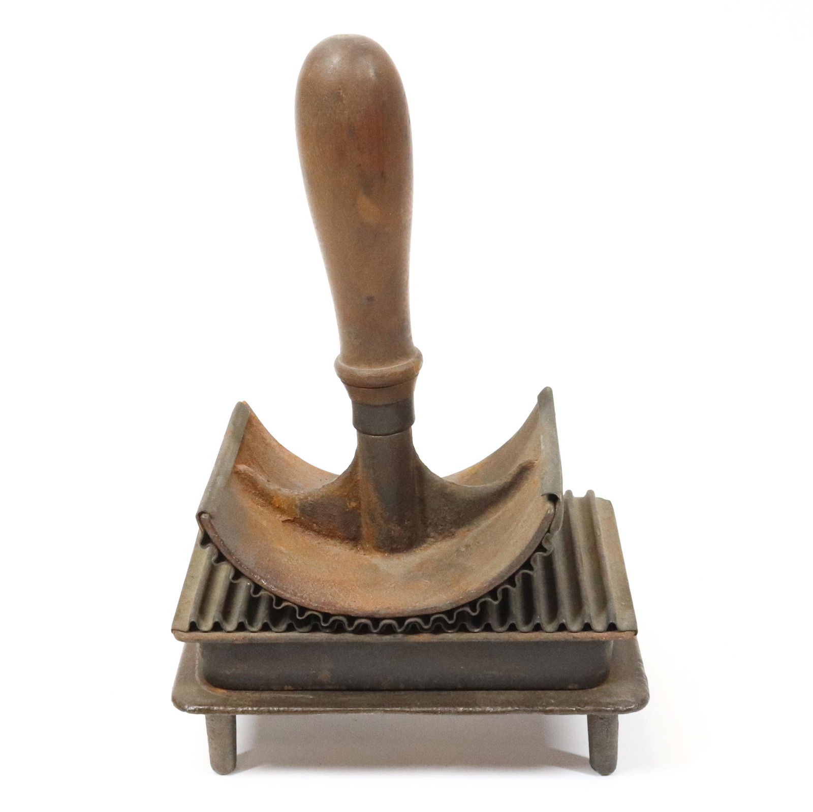 EARLY FOUR PIECE FLUTING IRON (1 of 3)