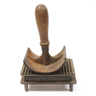 EARLY FOUR PIECE FLUTING IRON: BRASS SHEET FLUTER PLATES AND VERTICAL POST HANDLE. 5 1/4" L. Terms: PLEASE READ CAREFULLY BEFORE BIDDING. THIS IS AN ONLINE ONLY AUCTION. PREVIEWS WILL BE - WEDNESDAY APRIL 26TH, THURSDAY APRIL