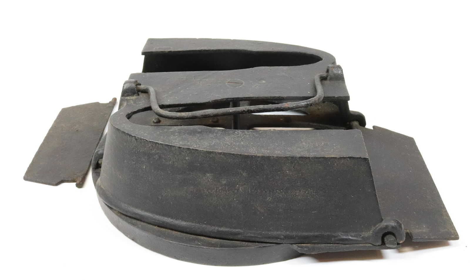 CAST IRON HEATER FOR IRONS (1 of 3)