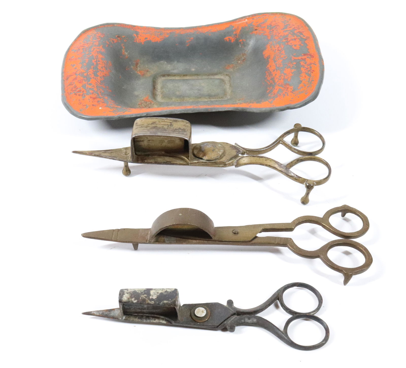 (4) EARLY CANDLE SNUFFERS/TRAY (1 of 2)