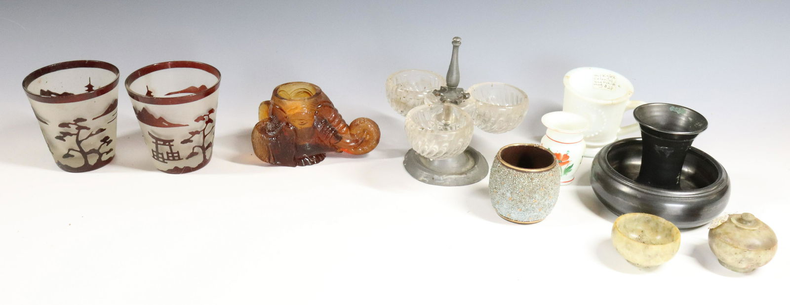 (10) TRAY LOT (1 of 3)