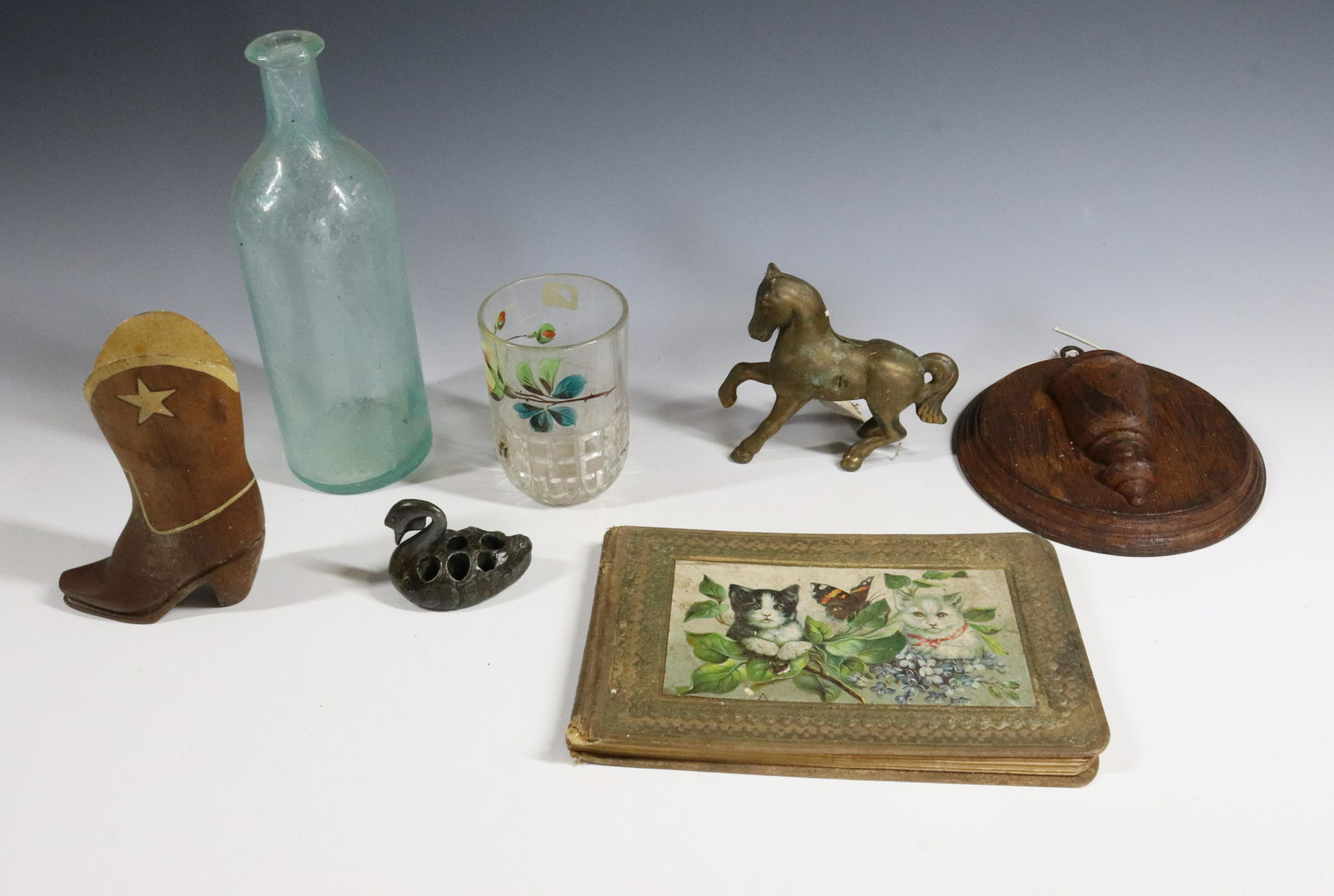 (7) TRAY LOT (1 of 7)