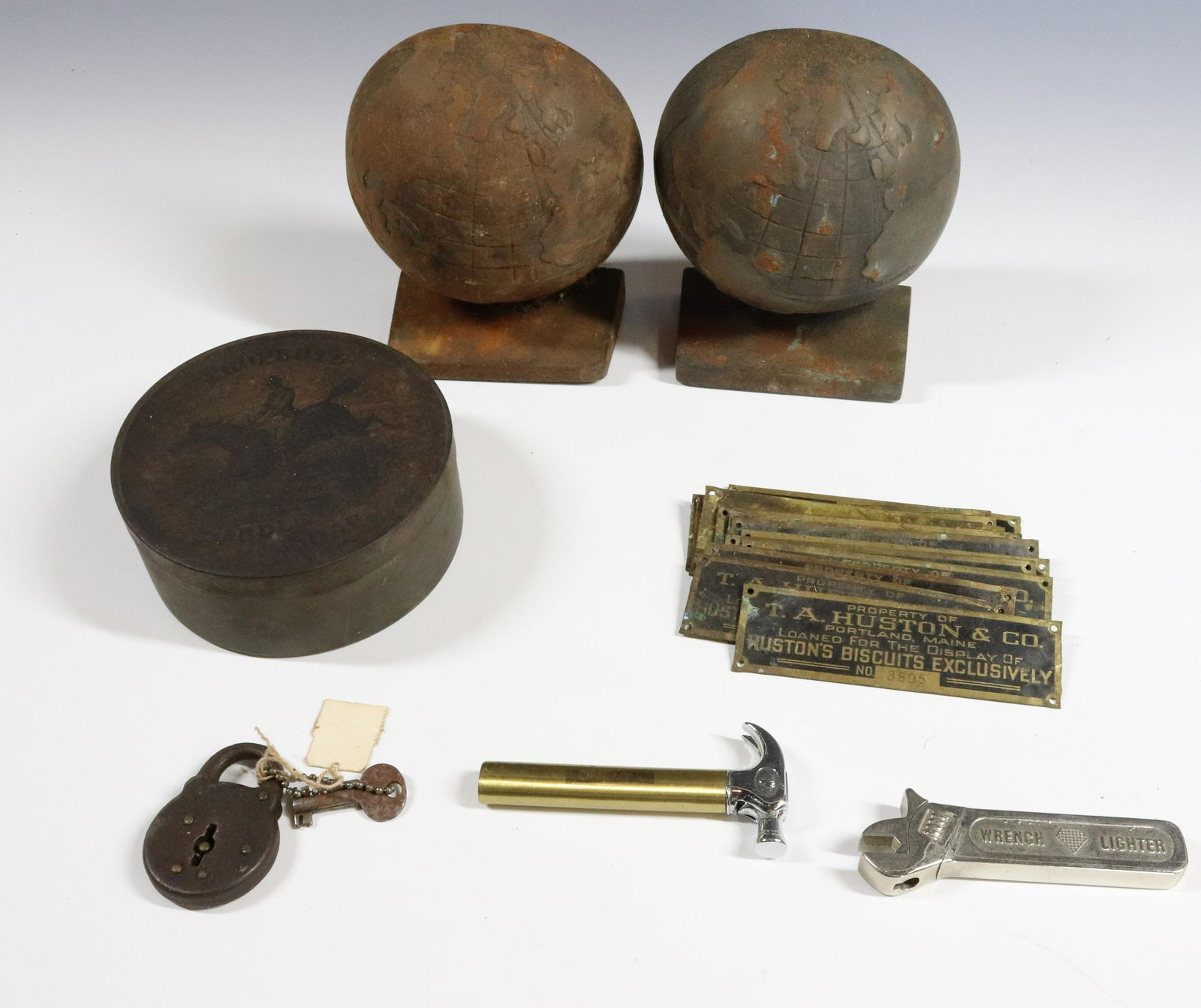 (17) TRAY LOT DECO BOOKENDS (1 of 4)