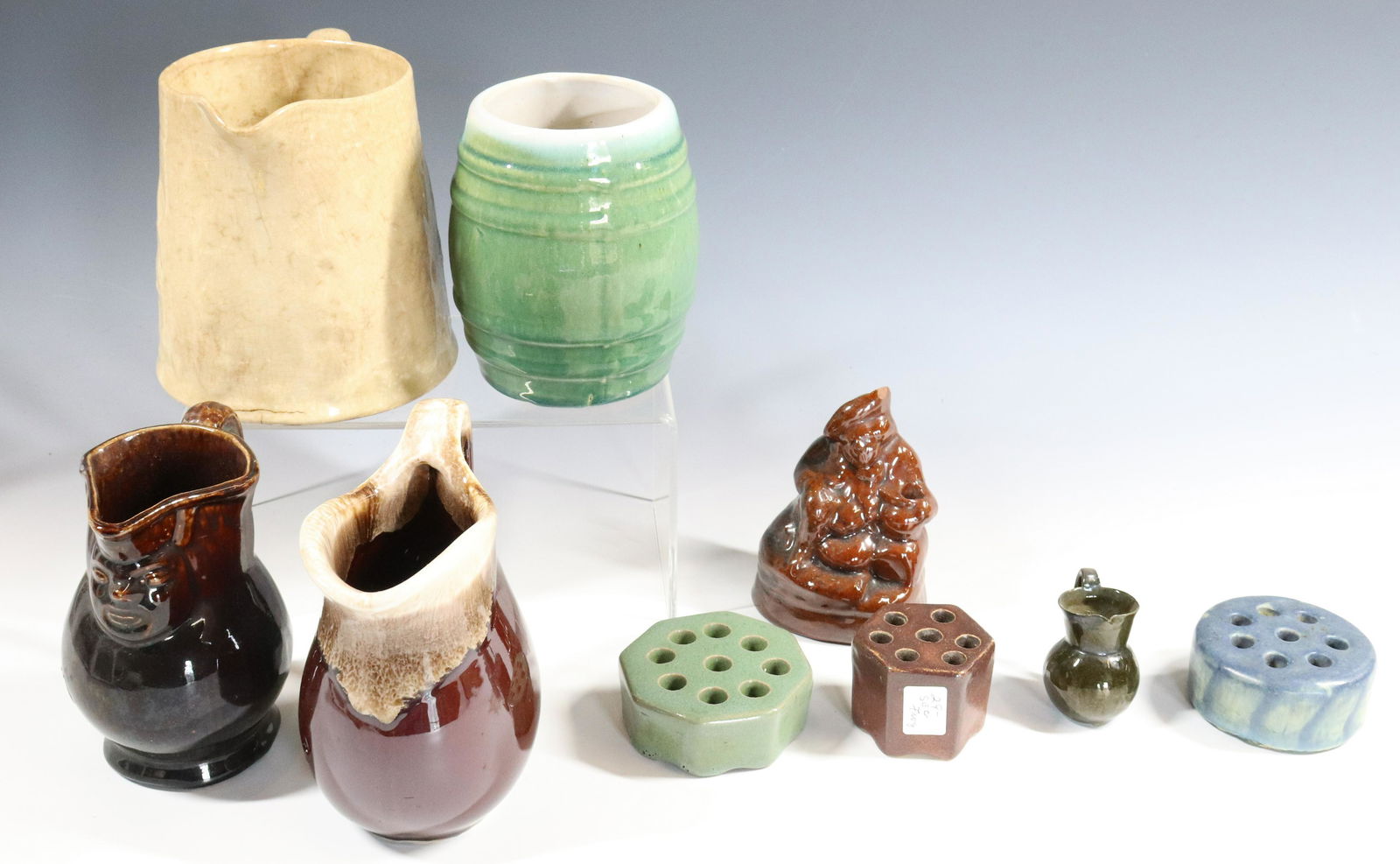 POTTERY BOX LOT (1 of 4)