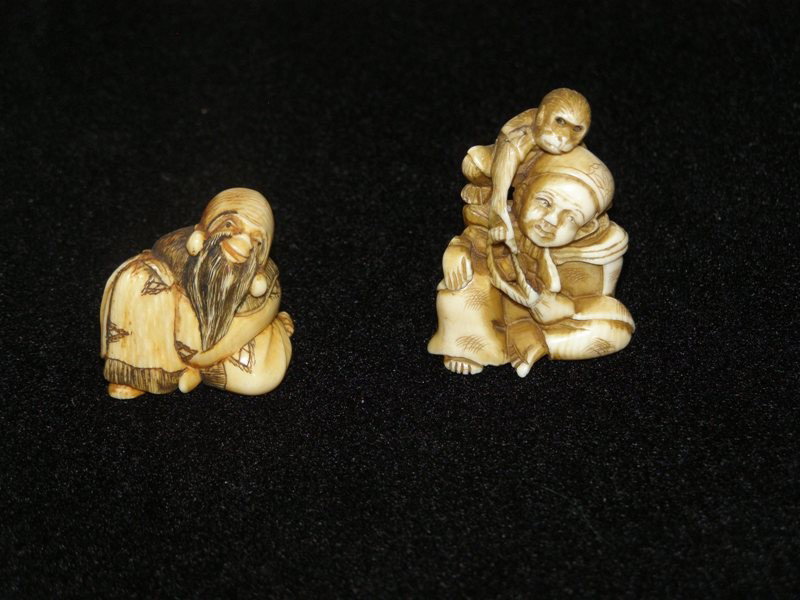 PR. CARVED IVORY NETSUKE - CHINESE ELDER - ORIENT: PR. CARVED IVORY NETSUKE - CHINESE ELDER - ORIENTAL MAN WITH MONKEY 1 3/4" & 1 1/4"