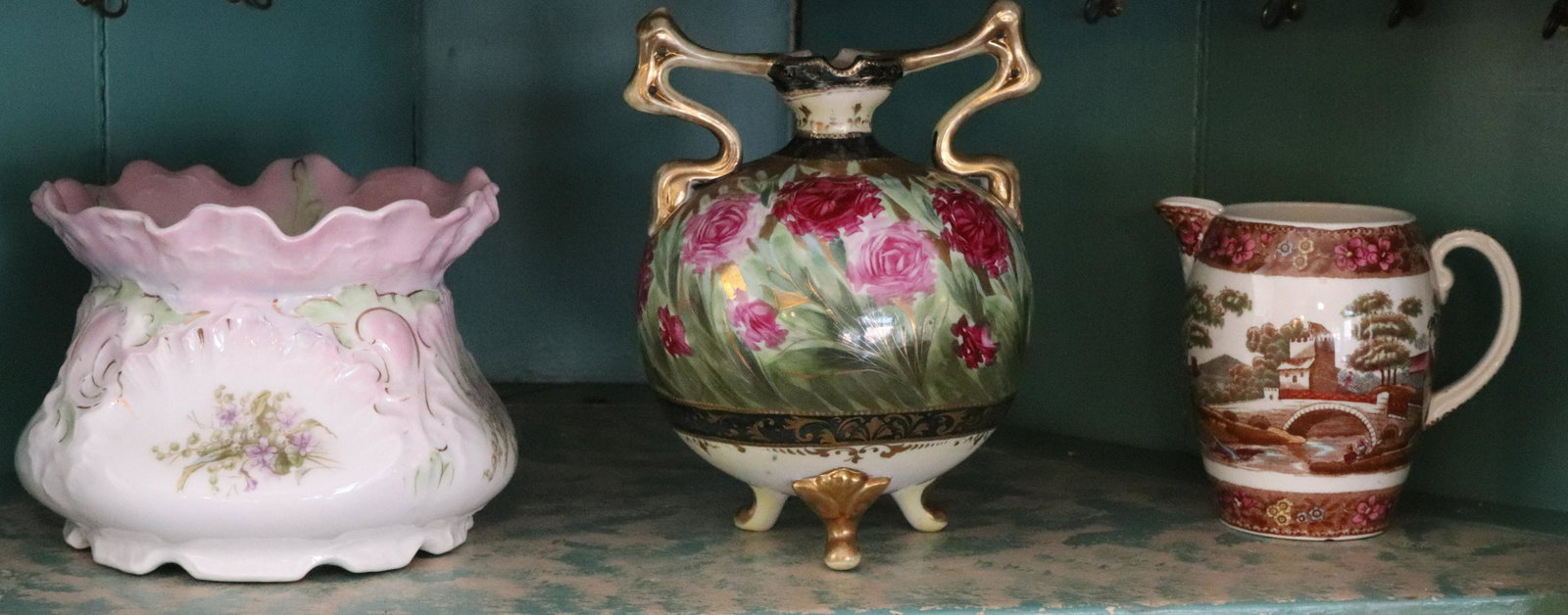 LOT OF PORCELAIN (1 of 5)