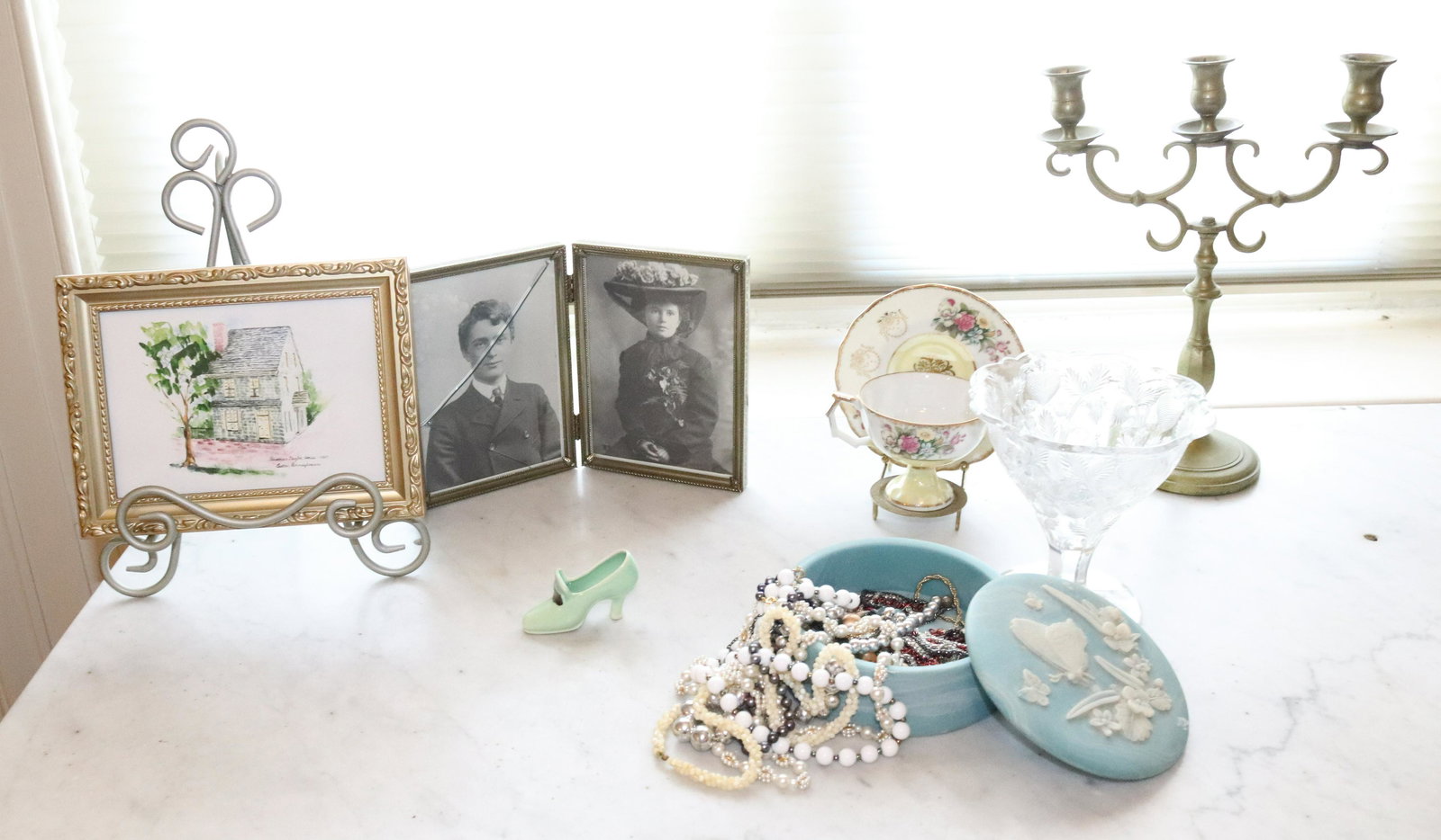 LOT OF VINTAGE SMALLS (1 of 4)
