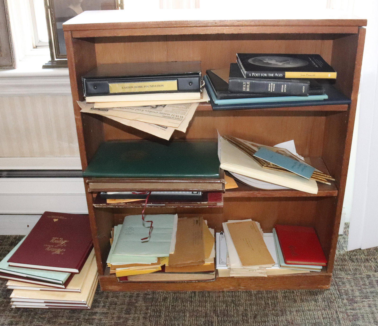 WOODEN SHELF UNIT (1 of 1)