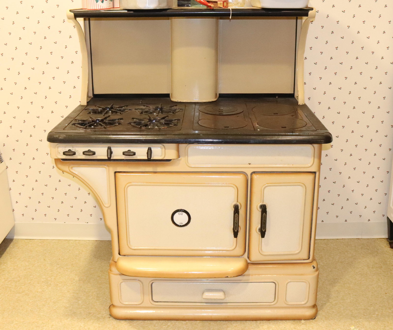 CAST IRON ENAMEL FAULTLESS RANGE (1 of 5)